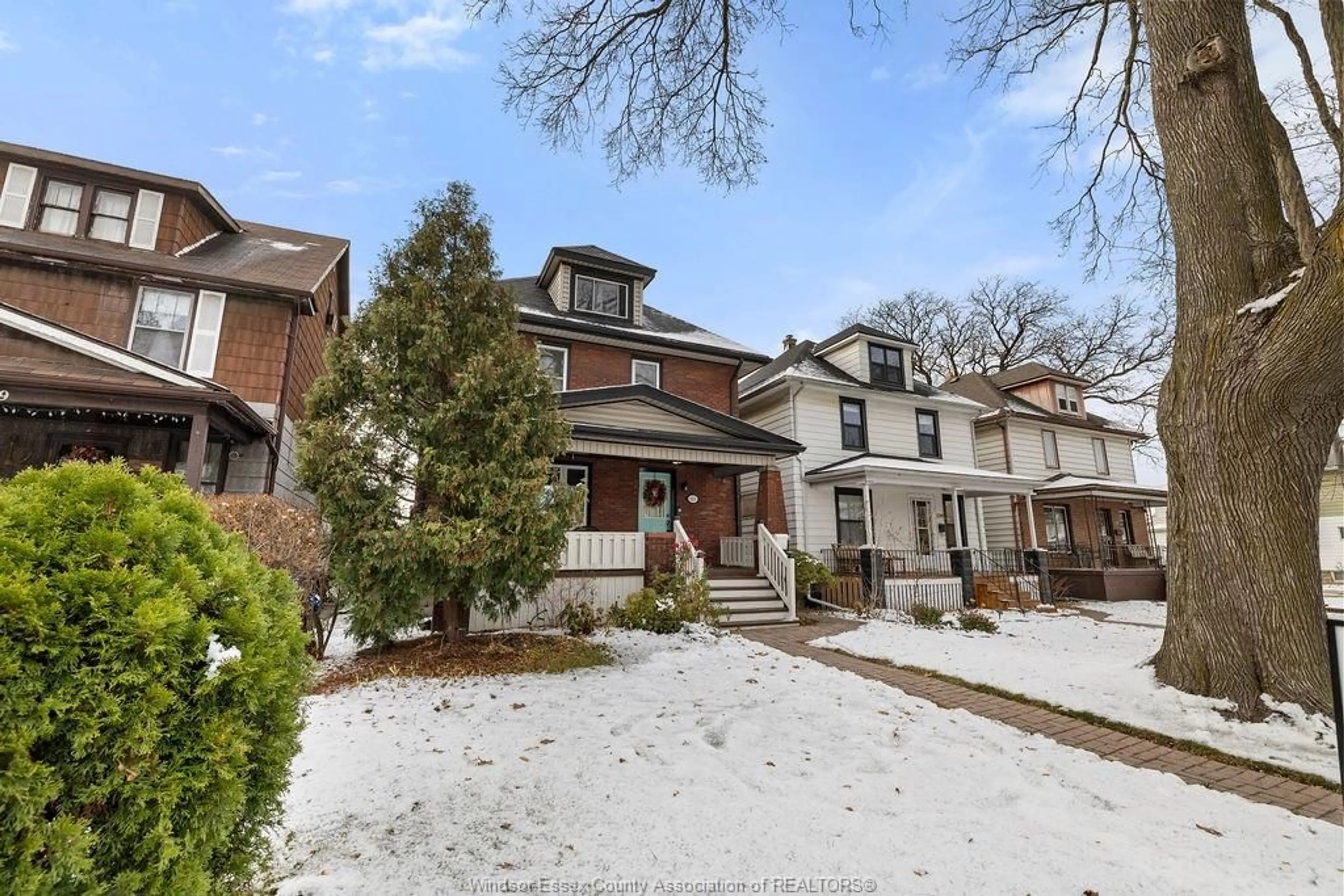 Home with brick exterior material, street for 815 MOY Ave, Windsor Ontario N9A 2N7