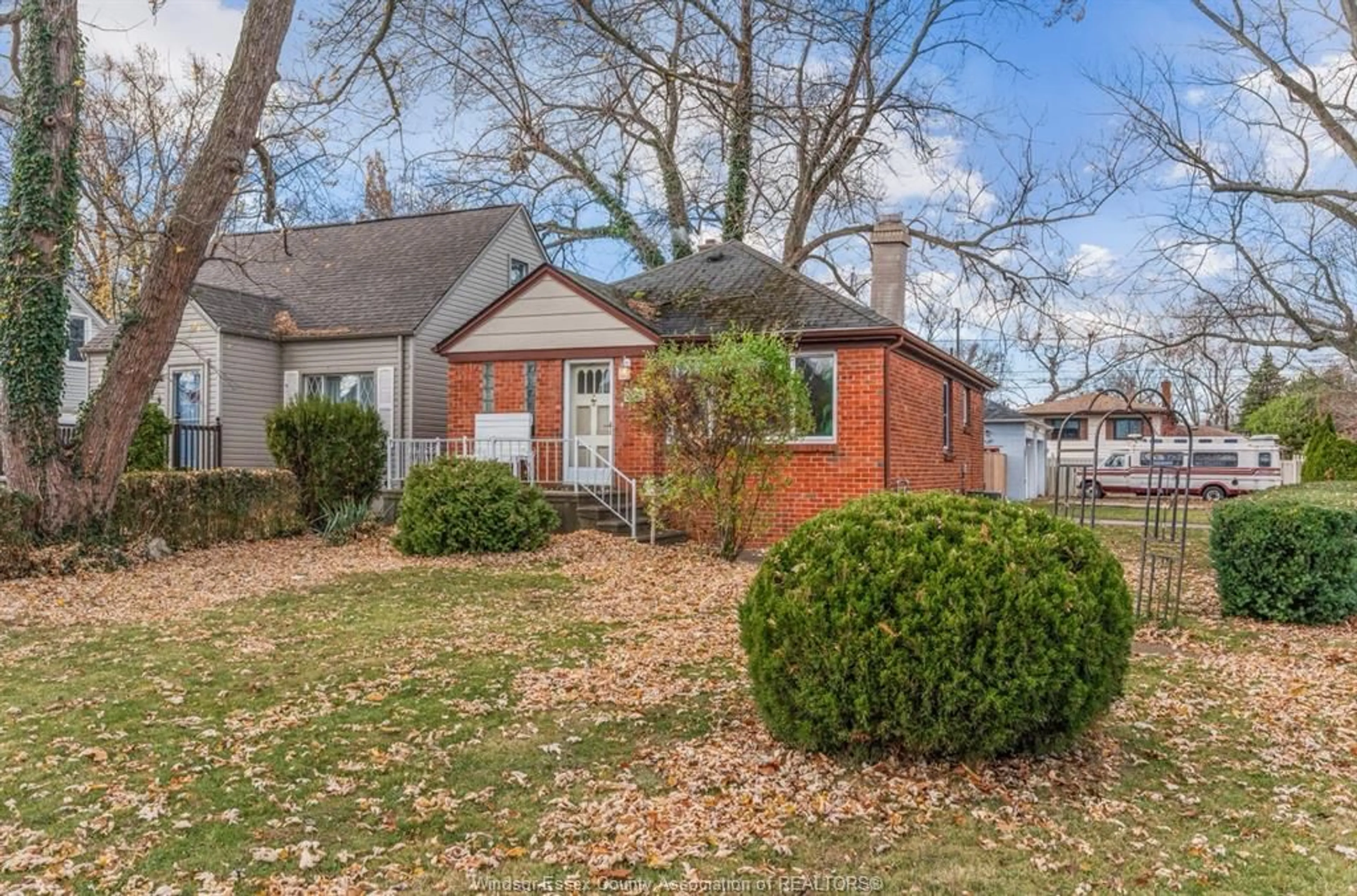 Home with brick exterior material, street for 905 ST. MARY'S, Windsor Ontario N8S 2V1