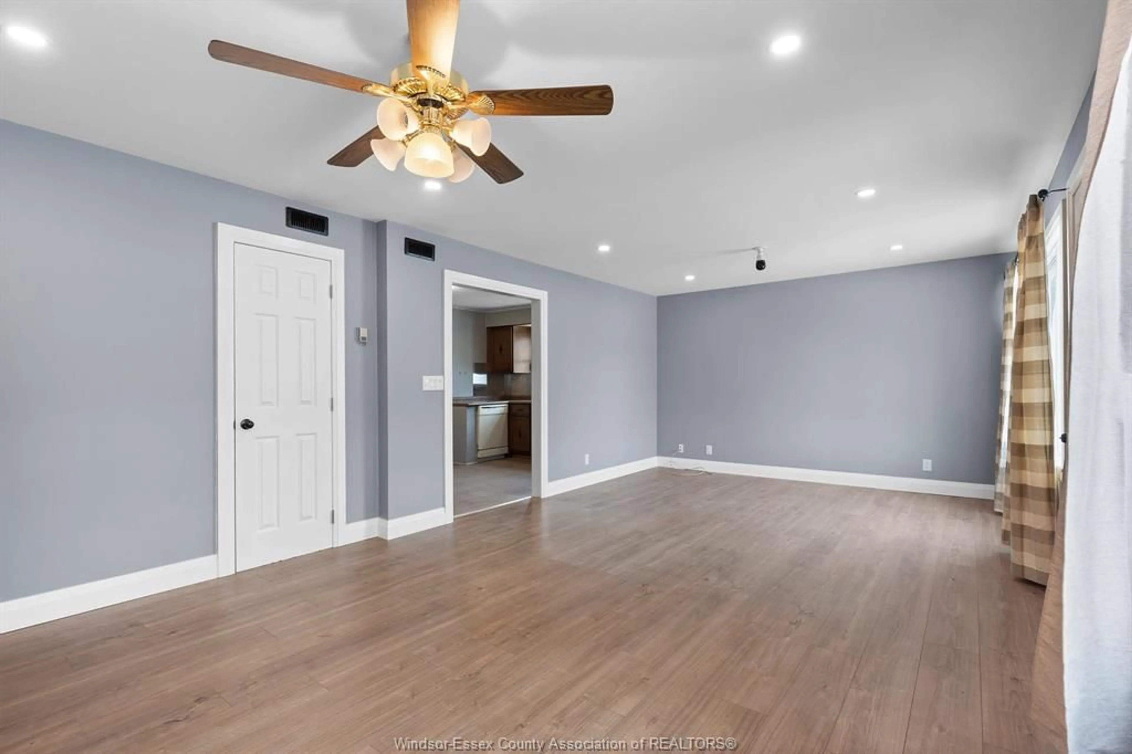 A pic of a room for 2679 LLOYD GEORGE Blvd, Windsor Ontario N8T 2T6