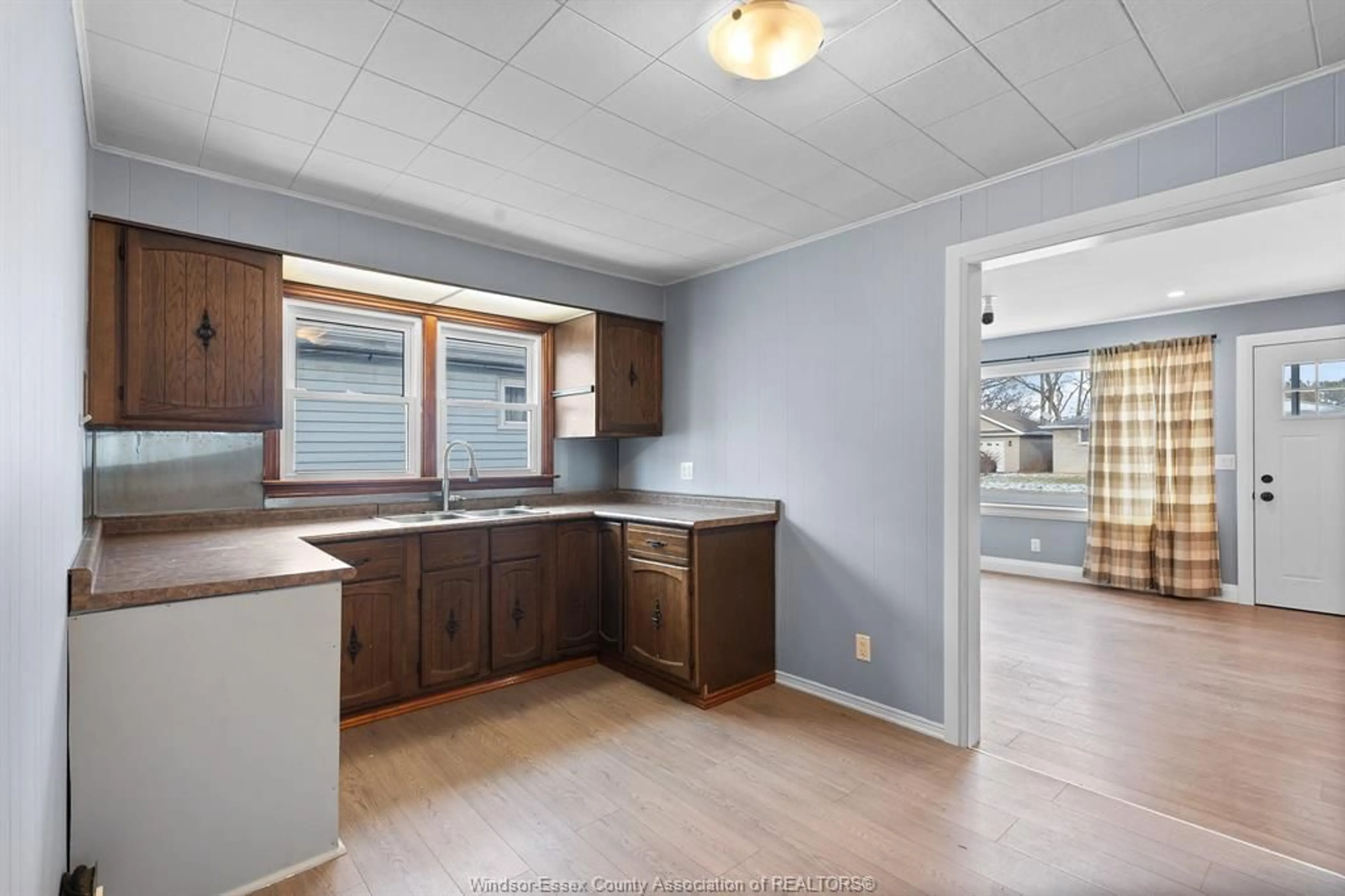 Standard kitchen, unknown for 2679 LLOYD GEORGE Blvd, Windsor Ontario N8T 2T6