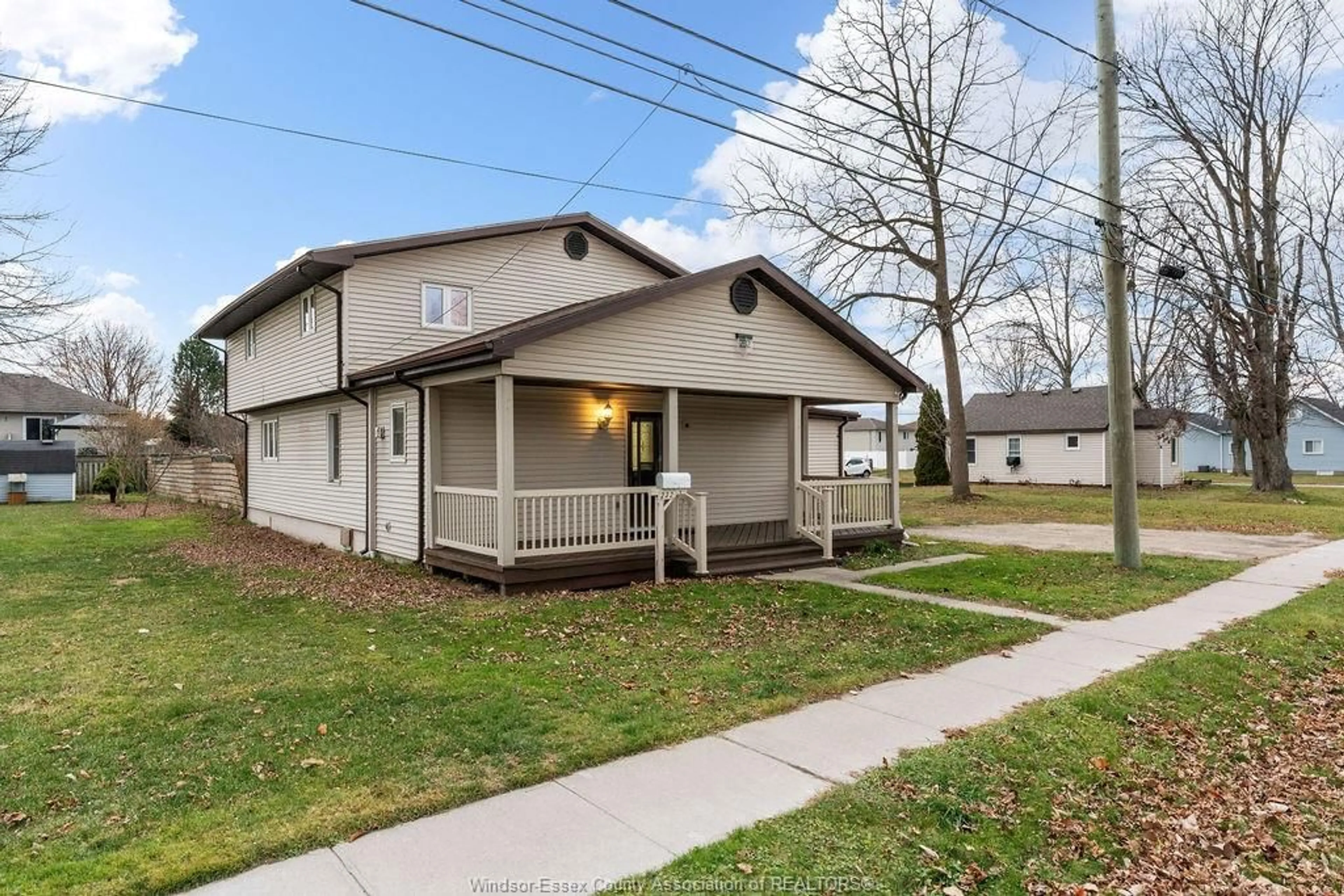 Unknown for 232 REAUME Rd, LaSalle Ontario N8J 1B1