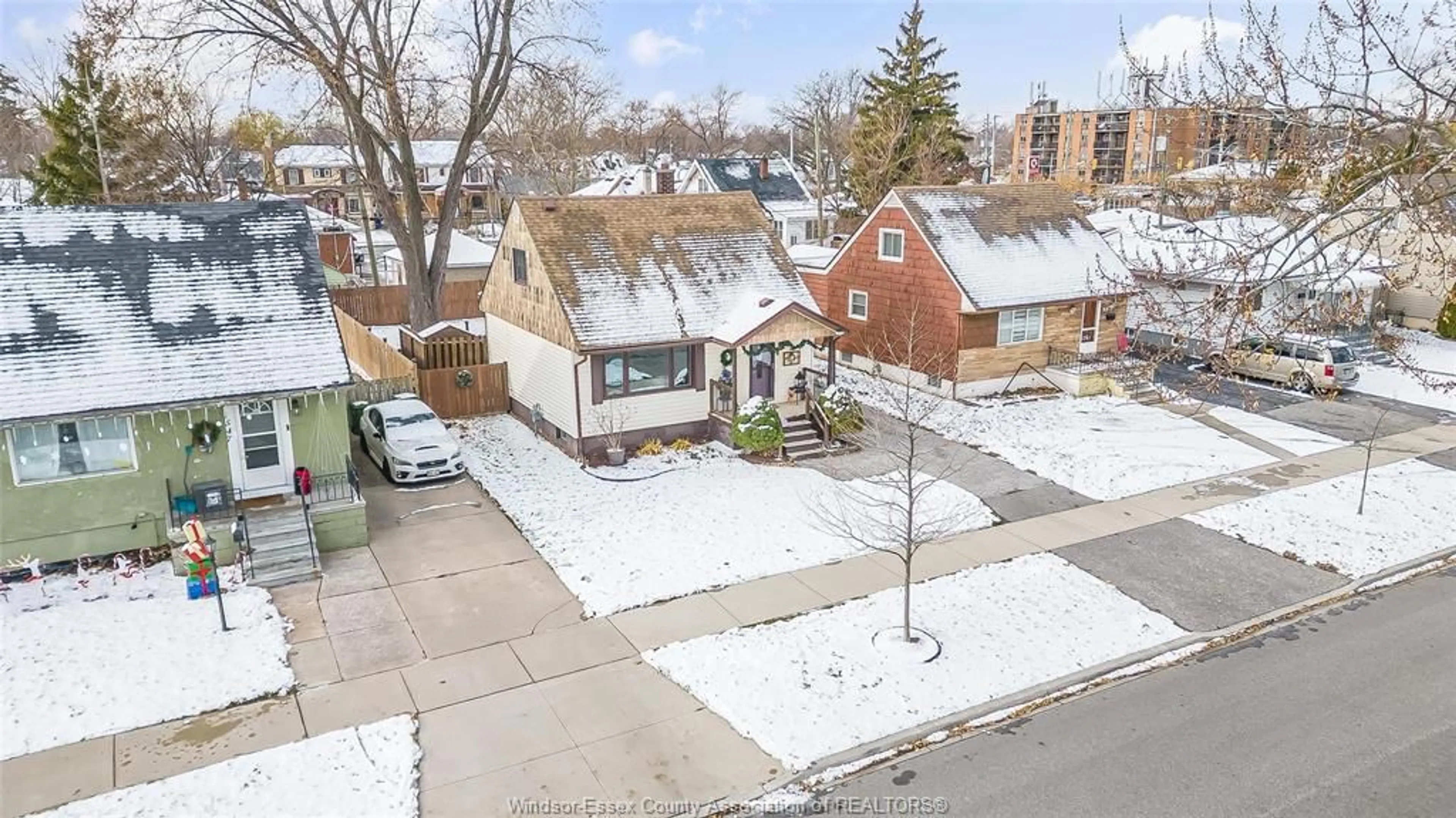 A pic from outside/outdoor area/front of a property/back of a property/a pic from drone, street for 1543 OLIVE Rd, Windsor Ontario N8Y 4M6