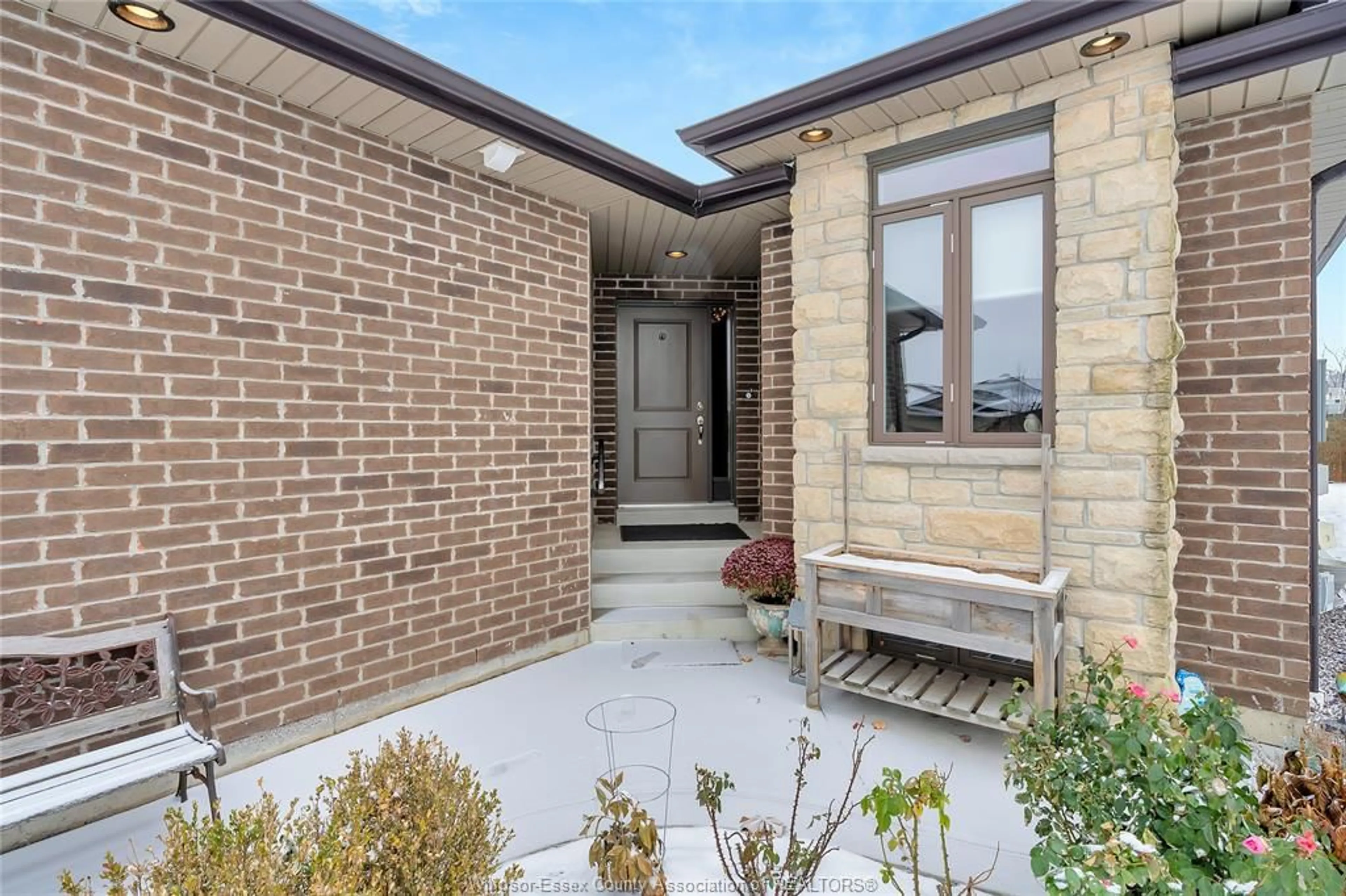 Home with brick exterior material, street for 470 OLD COLONY Trail, Amherstburg Ontario N9V 0A3