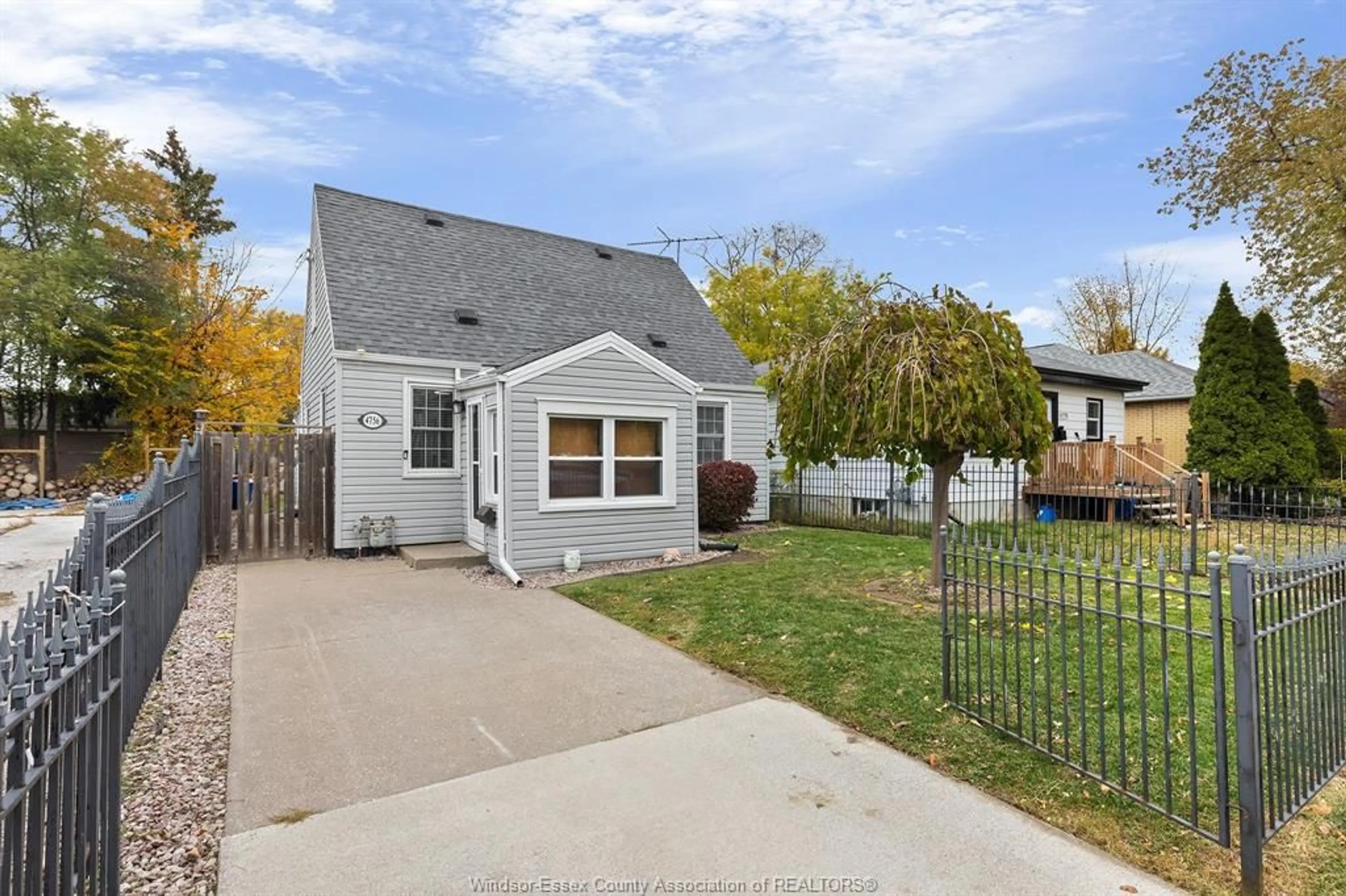 Unknown for 4756 SEMINOLE, Windsor Ontario N8Y 2A1