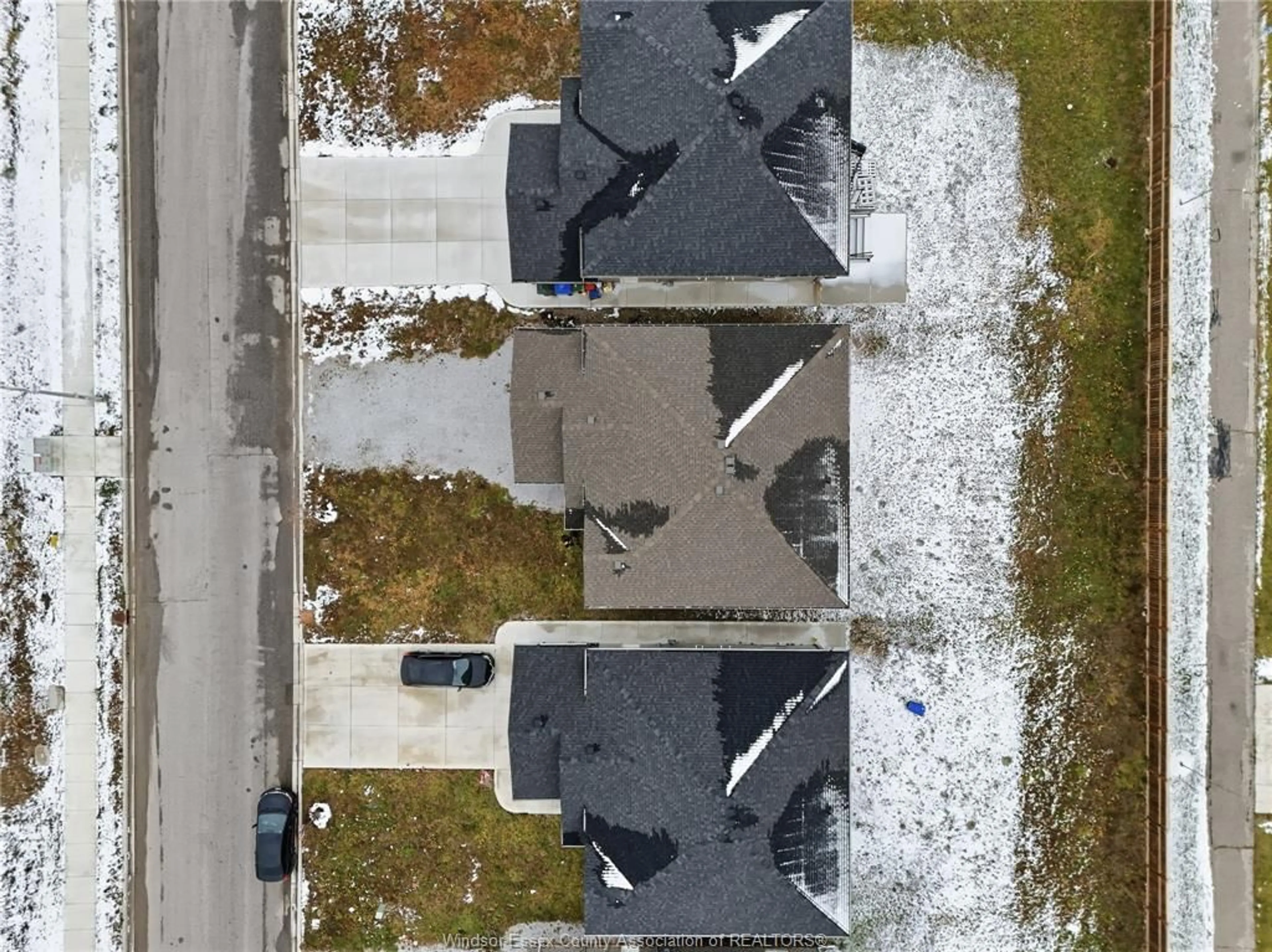 A pic from outside/outdoor area/front of a property/back of a property/a pic from drone, street for 1131 ASPEN RIDGE, Lakeshore Ontario N0R 1A0