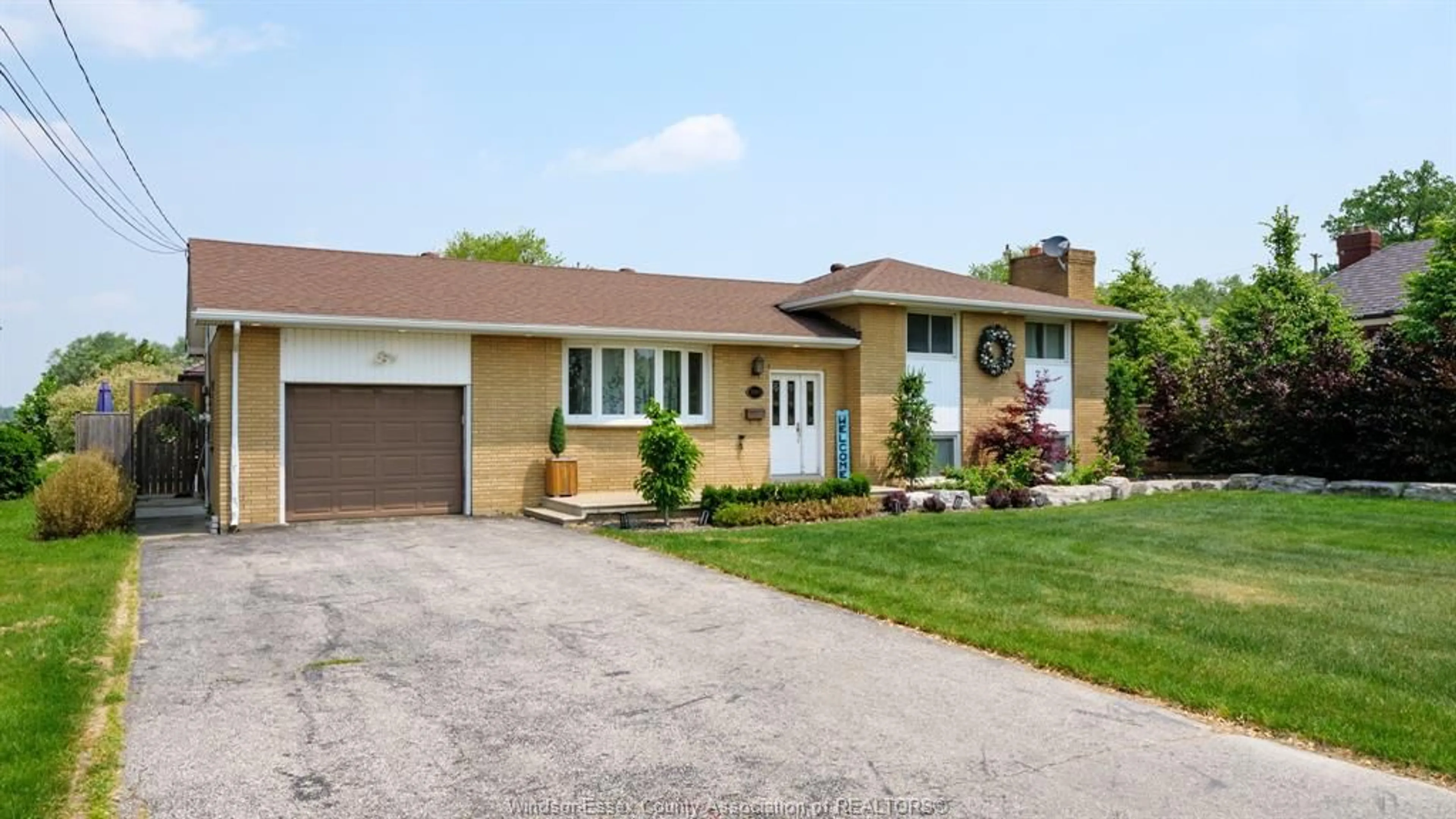Home with brick exterior material, street for 3050 BOUFFARD Rd, LaSalle Ontario N9H 1W5