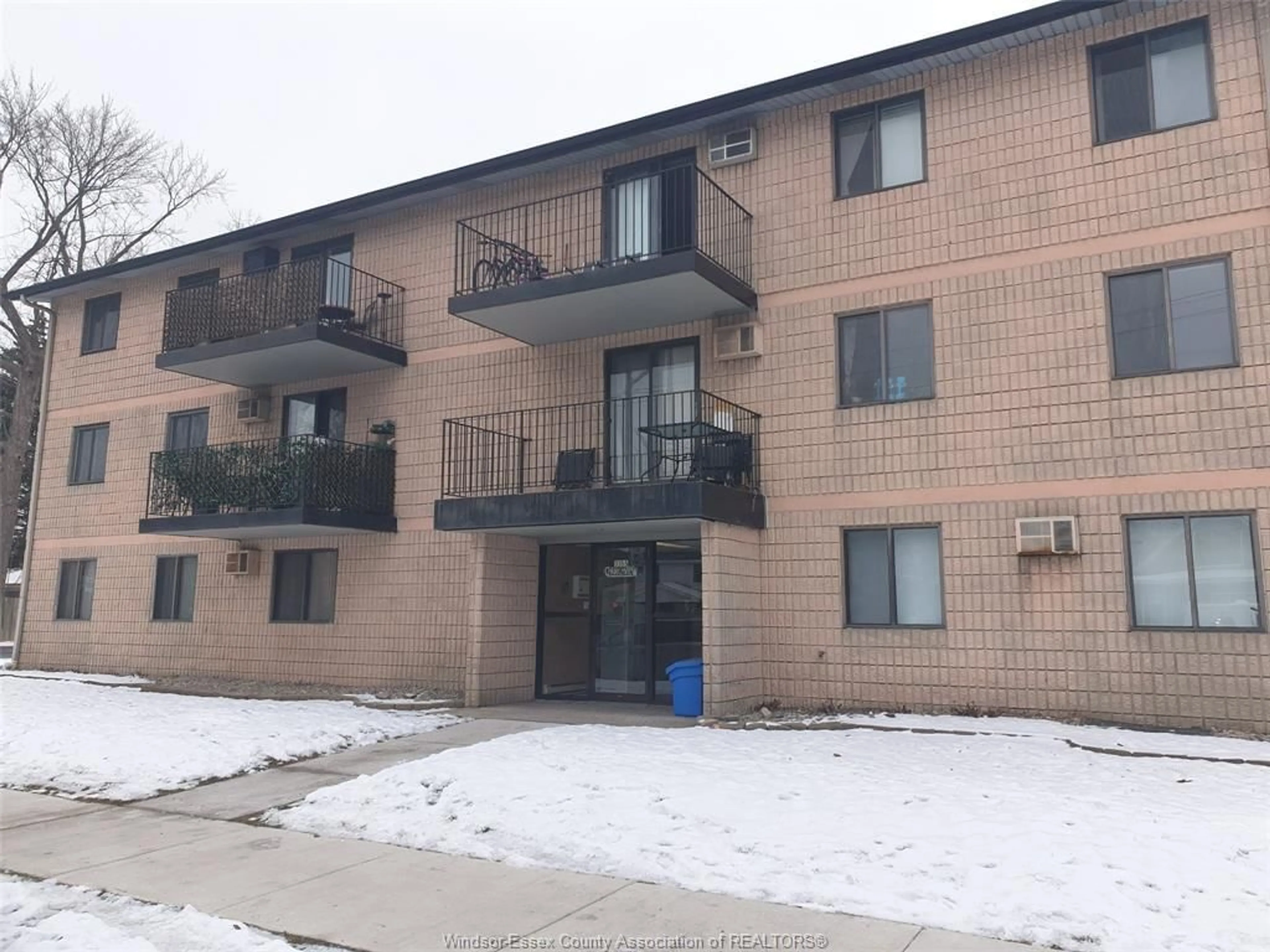 Unknown for 3355 SANDWICH #304, Windsor Ontario N9C 1B2