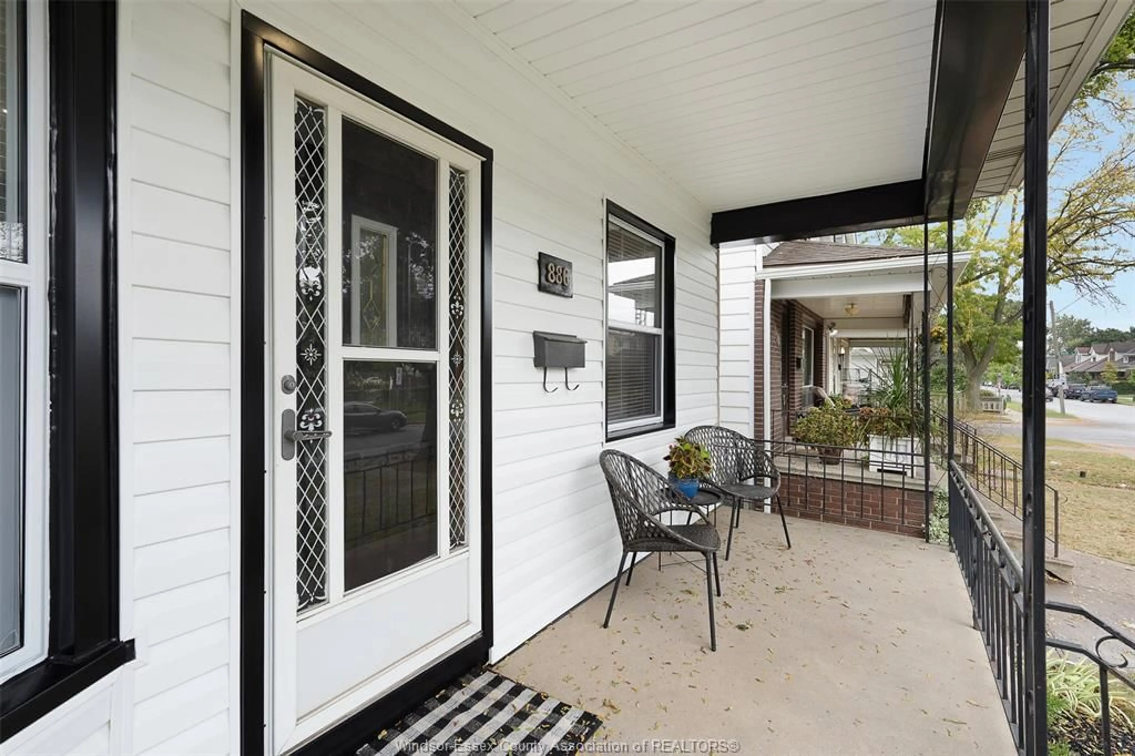 Unknown for 886 GLADSTONE Ave, Windsor Ontario N9A 2R4