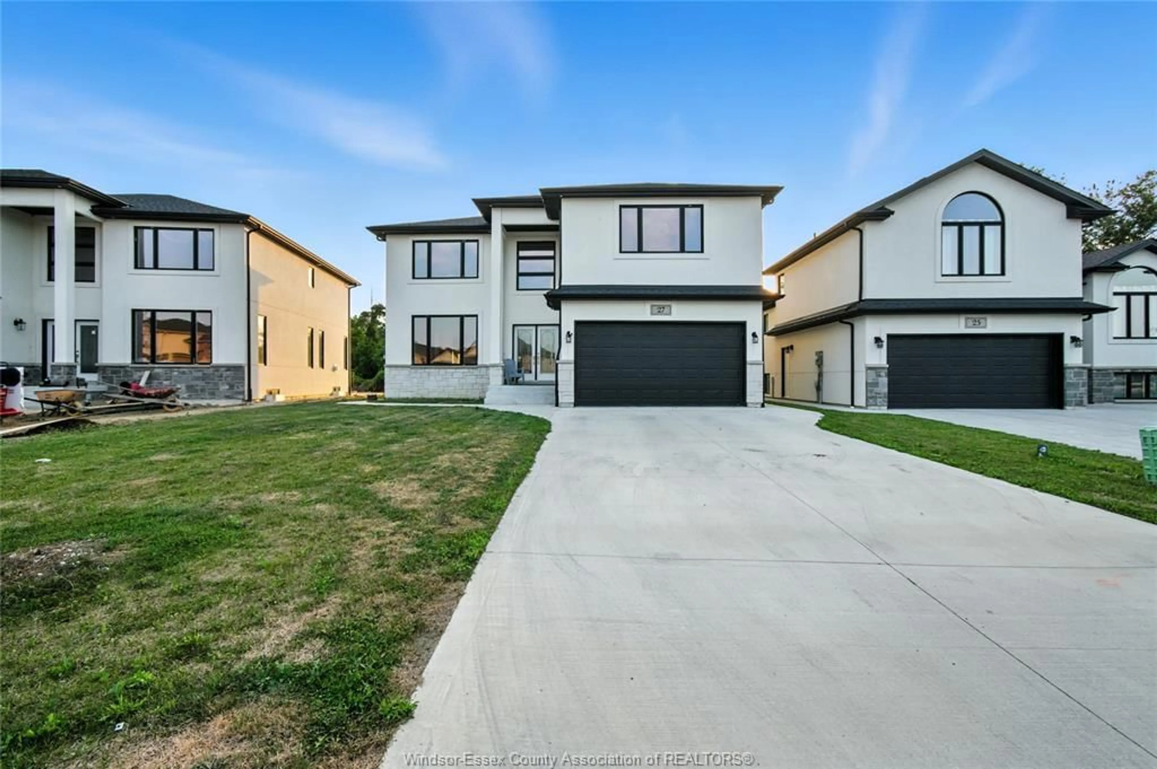 Unknown for 27 KINGSBRIDGE Dr, Amherstburg Ontario N9V 4A4