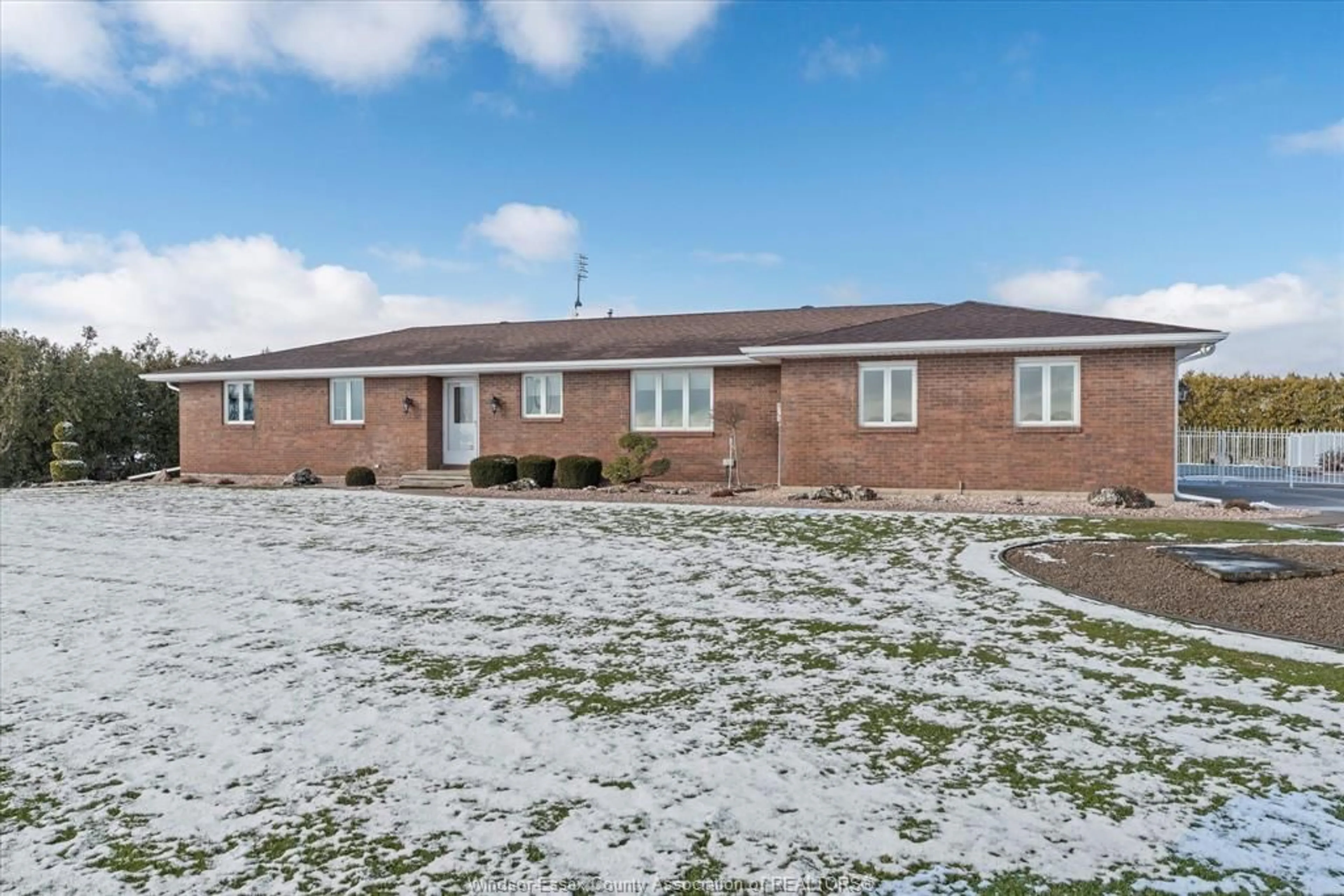A pic from outside/outdoor area/front of a property/back of a property/a pic from drone, building for 2055 ELLIS Sideroad, Lakeshore Ontario N0R 1K0