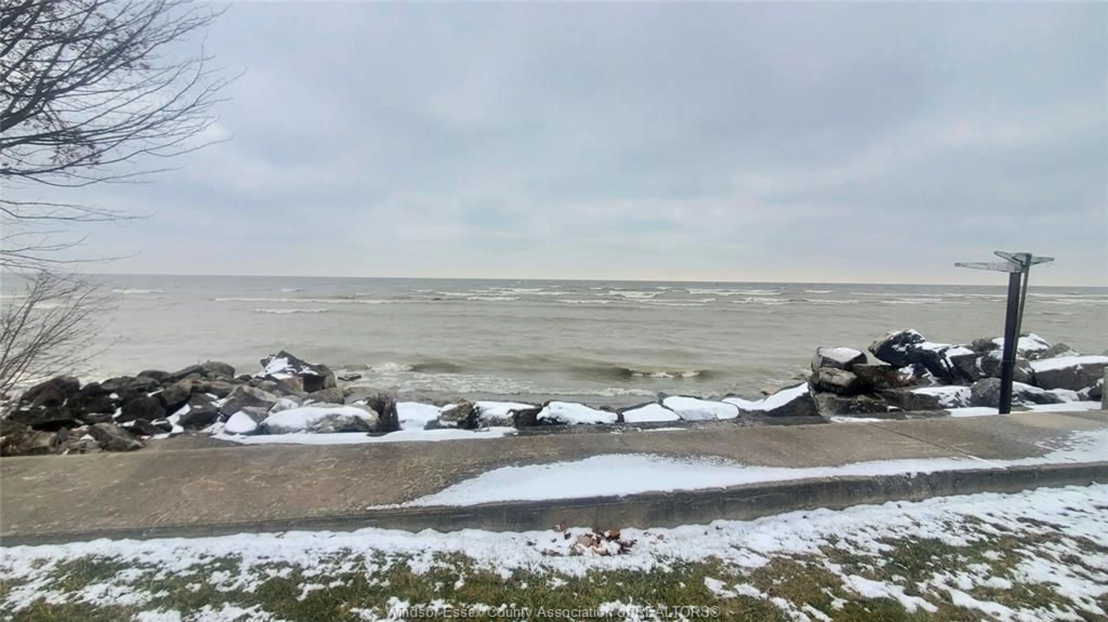 Blurry image for 1351 Heritage Rd, Kingsville Ontario N8H 4C9