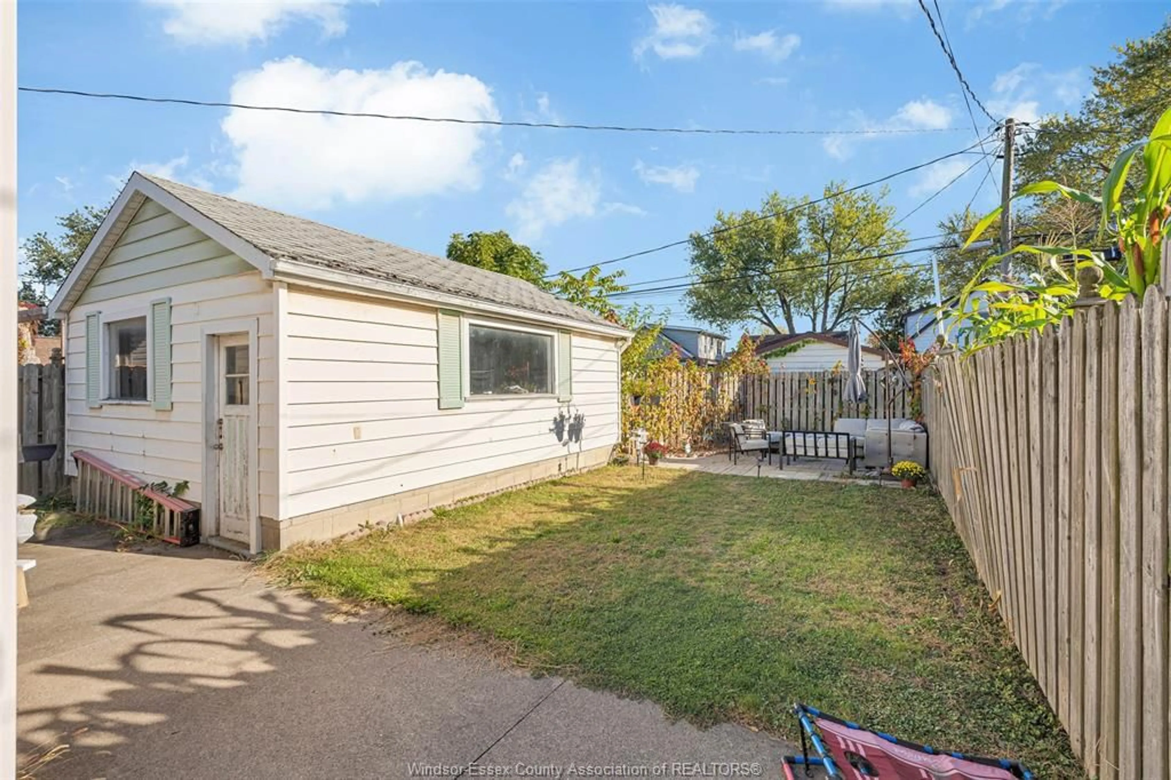 A pic from outside/outdoor area/front of a property/back of a property/a pic from drone, street for 719 EUGENIE, Windsor Ontario N8X 2Y6
