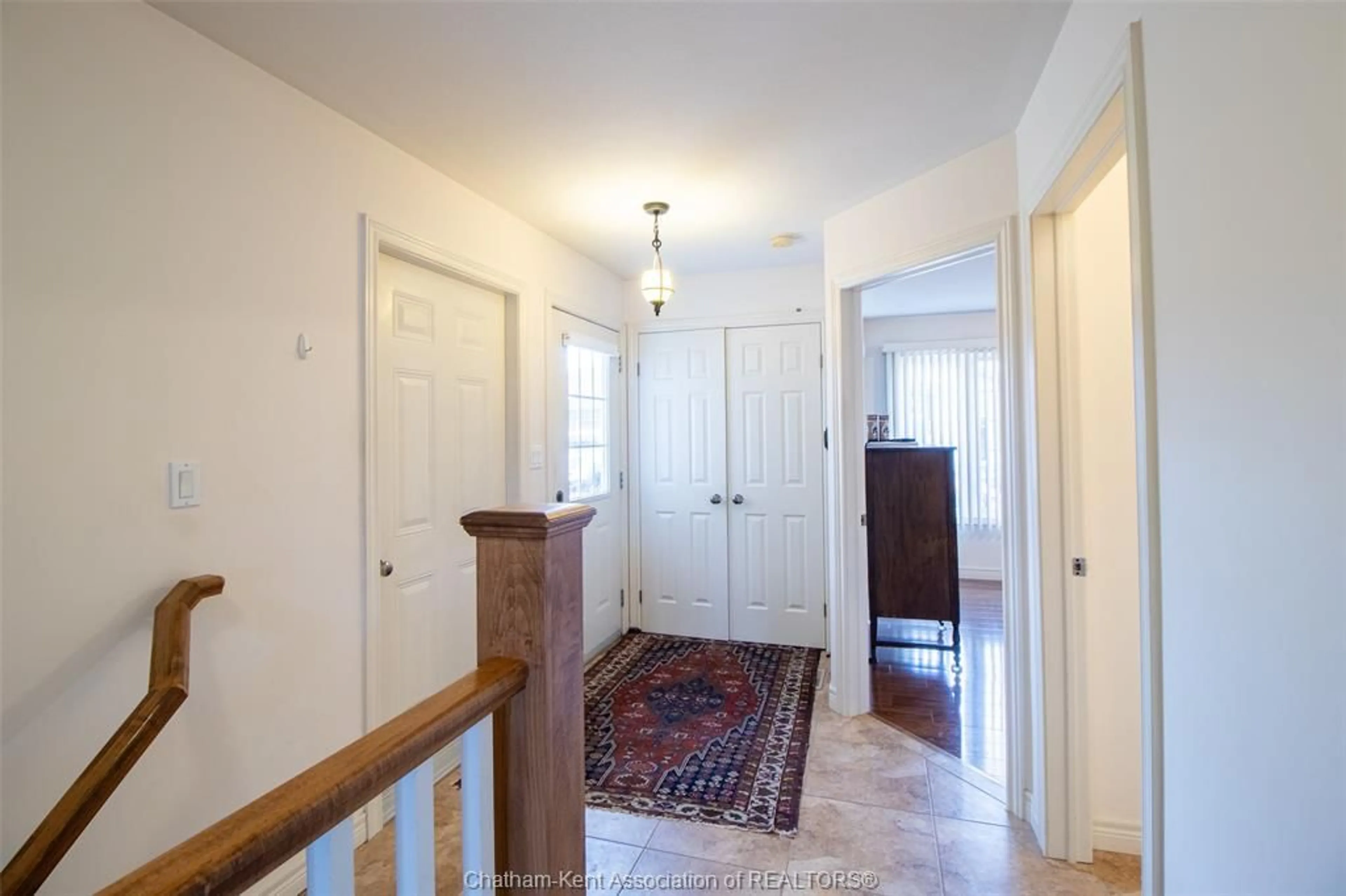 Indoor entryway for 3 Schooner Crt, Chatham Ontario N7L 0A1