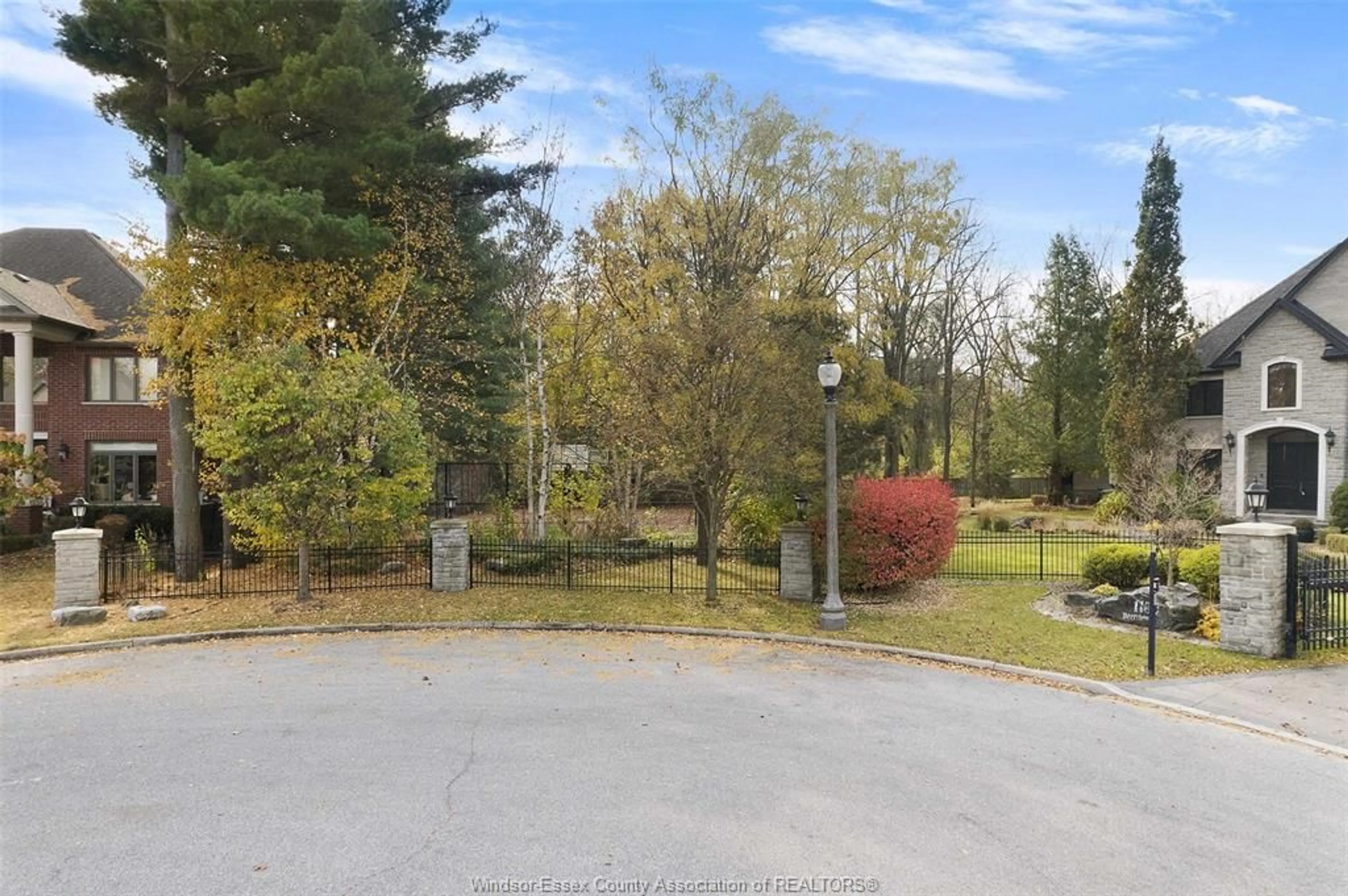 A pic from outside/outdoor area/front of a property/back of a property/a pic from drone, forest/trees view for 1104 DEERVIEW Cres, LaSalle Ontario N9J 0A7