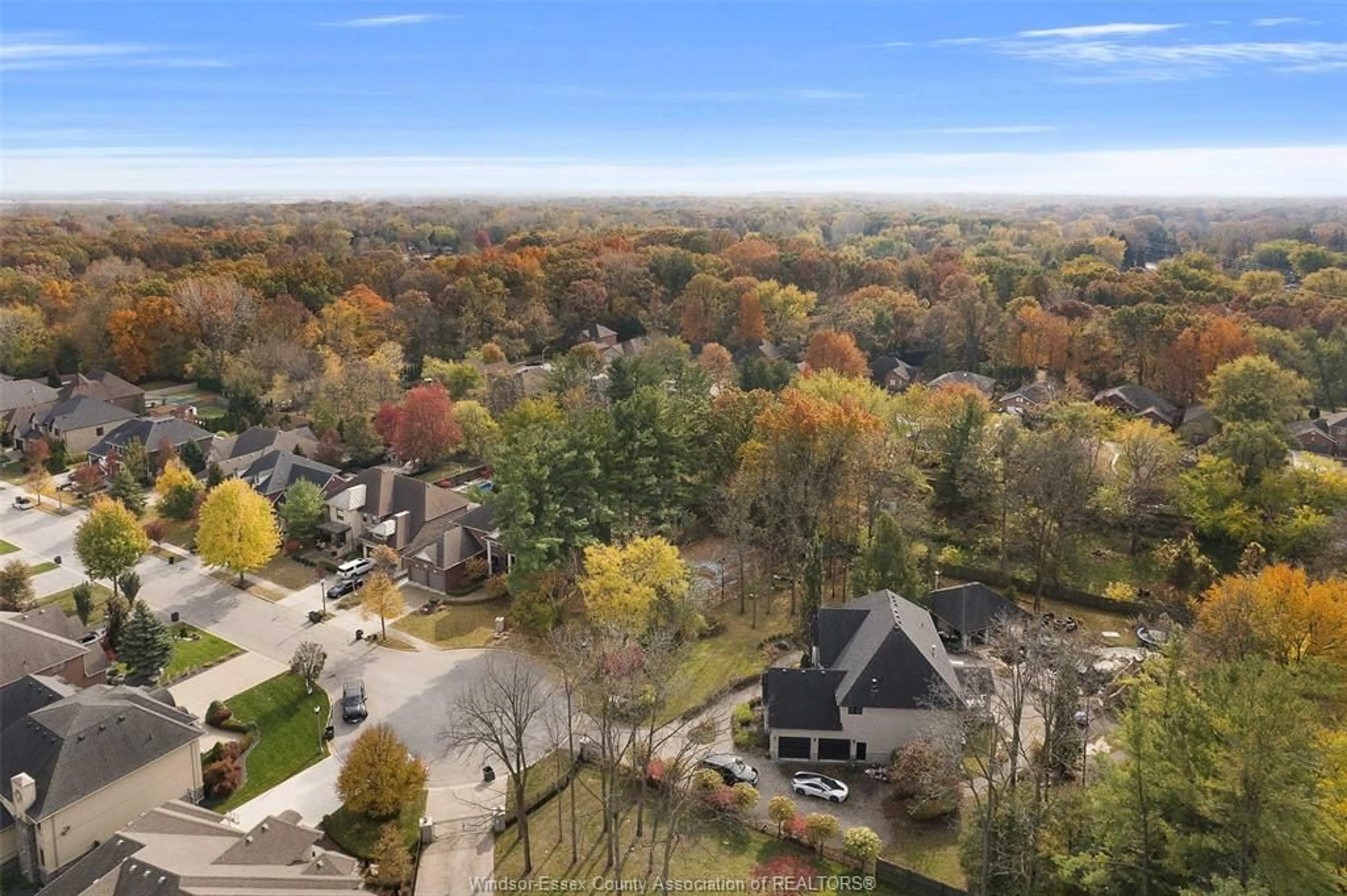 A pic from outside/outdoor area/front of a property/back of a property/a pic from drone, unknown for 1104 DEERVIEW Cres, LaSalle Ontario N9J 0A7