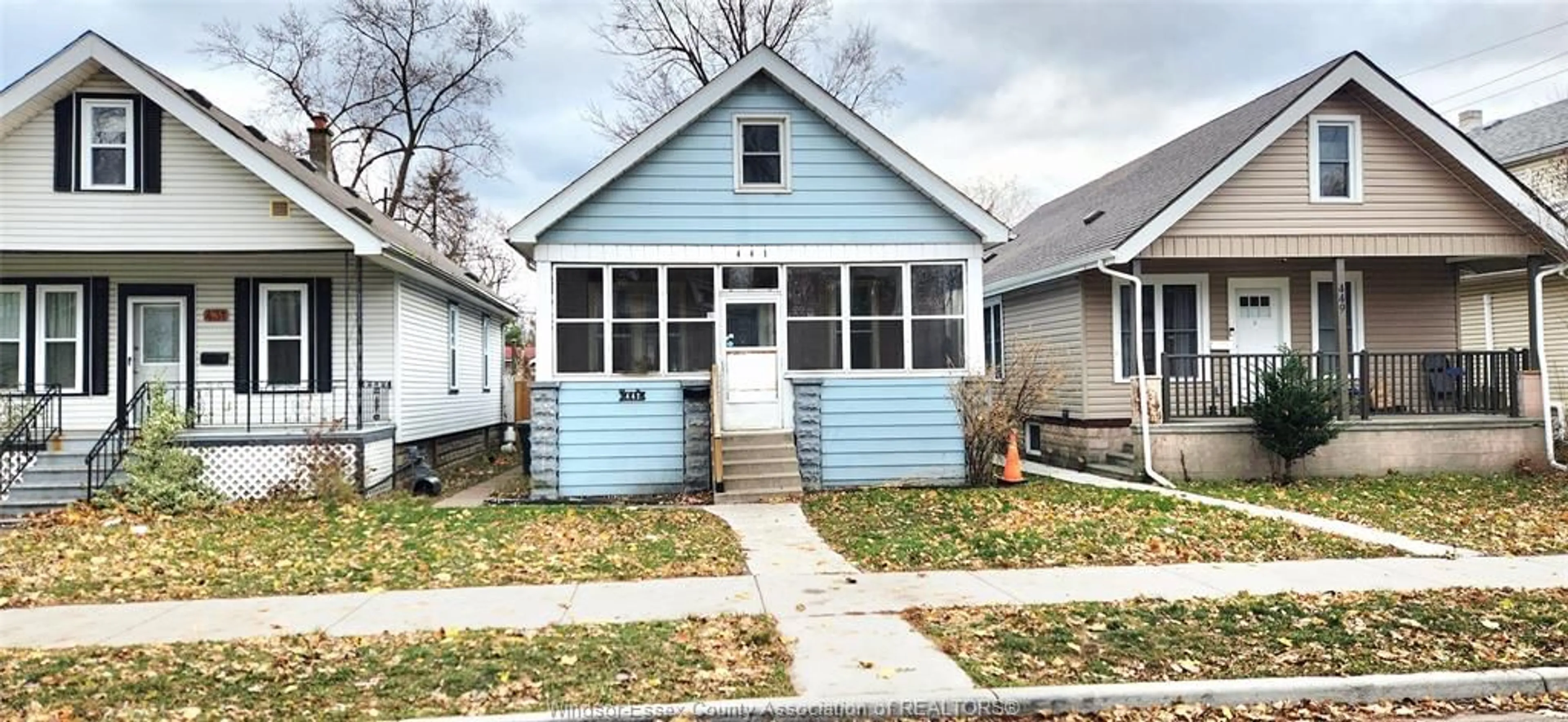 Home with vinyl exterior material, street for 441 ELLIS St, Windsor Ontario N8X 1B1