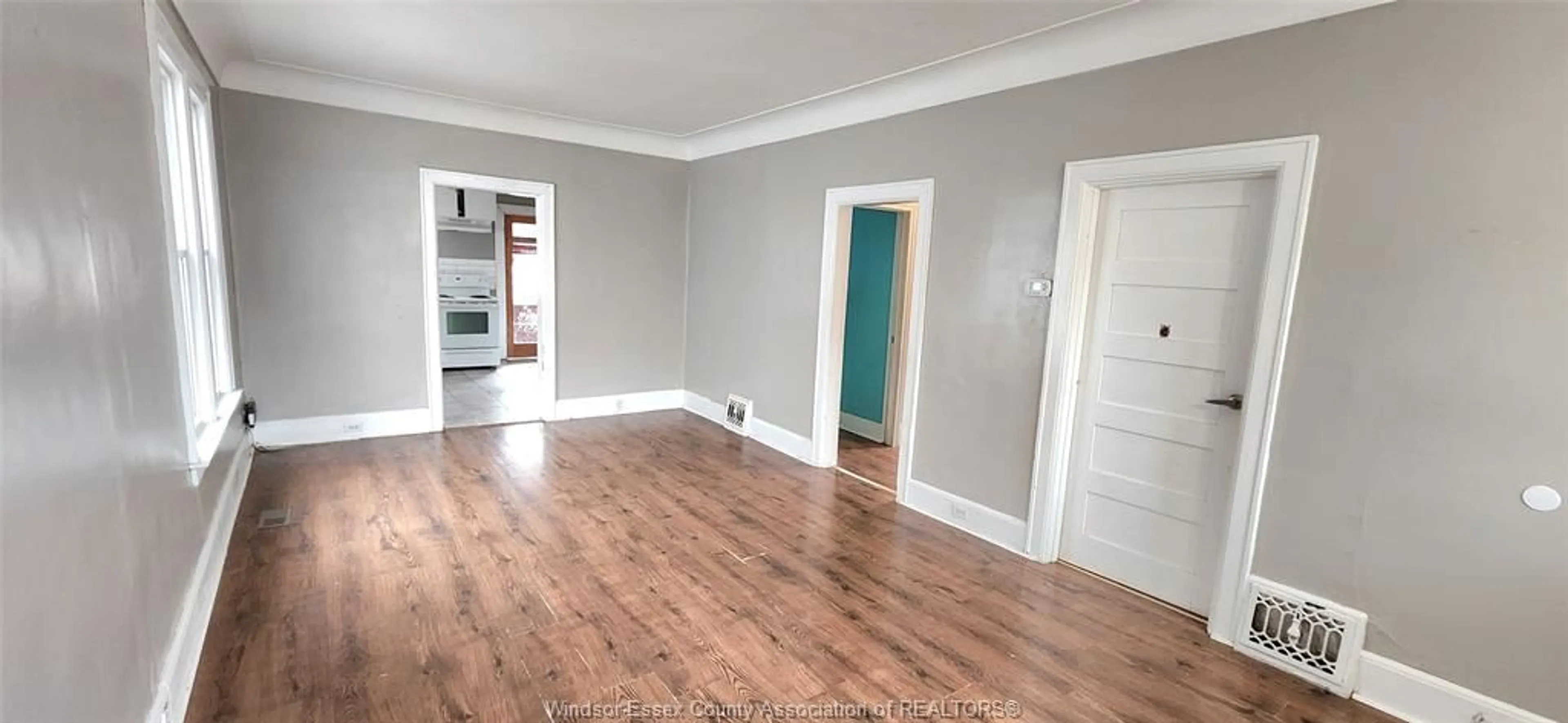 A pic of a room for 441 ELLIS St, Windsor Ontario N8X 1B1