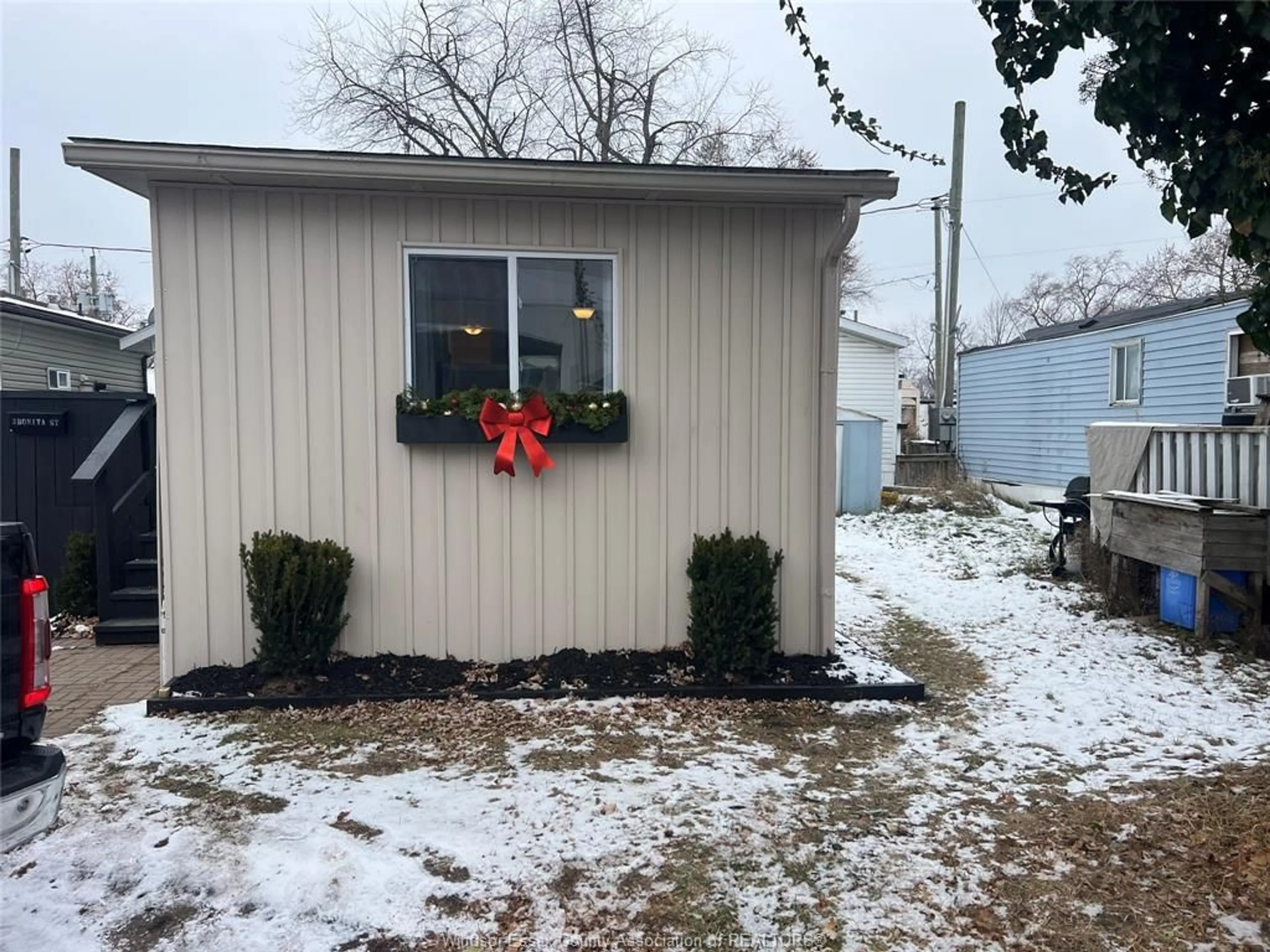 Shed for 3 BONITA, Windsor Ontario N8W 2B4