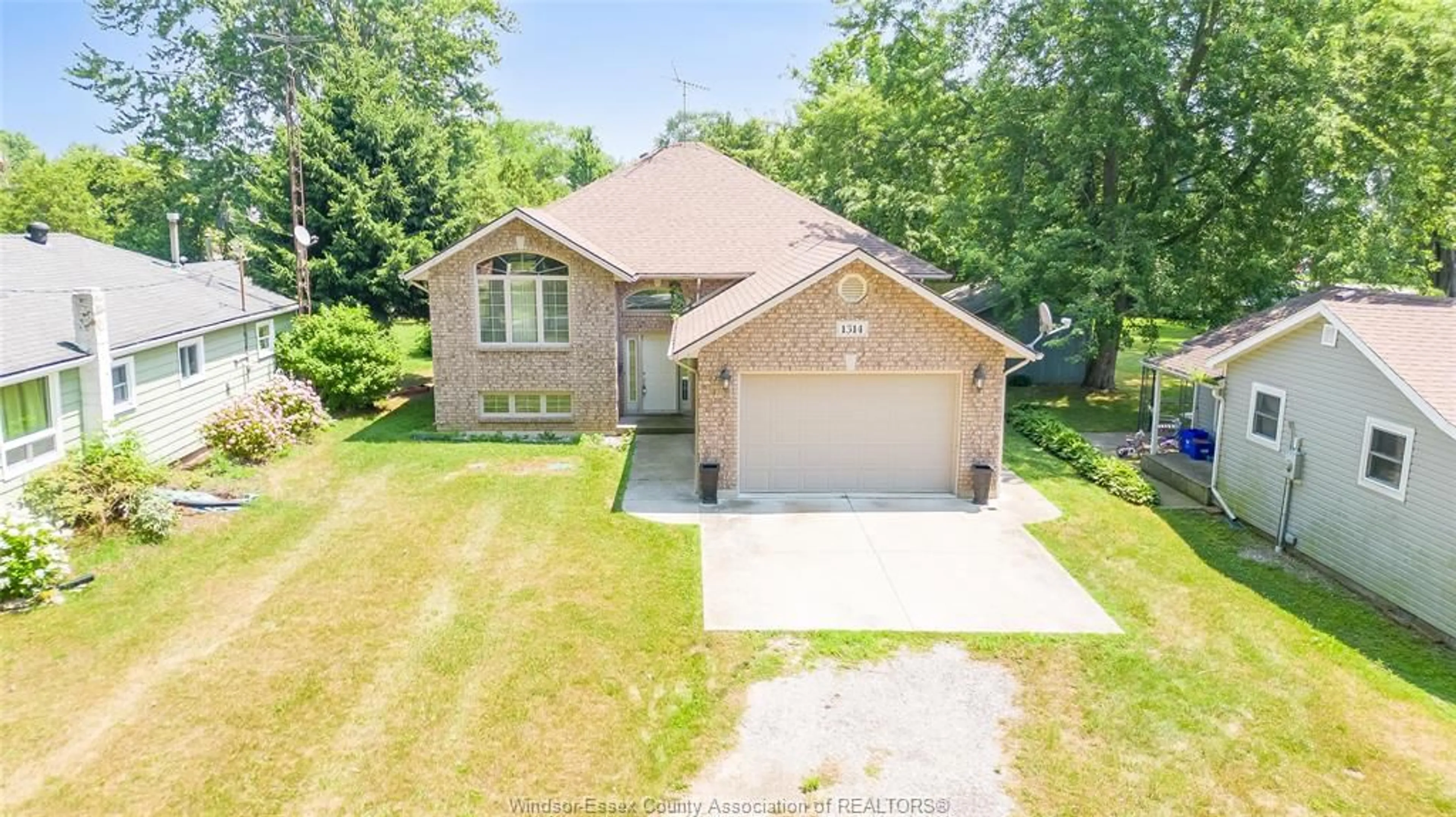 A pic from outside/outdoor area/front of a property/back of a property/a pic from drone, unknown for 1314 ORCHARD, Kingsville Ontario N9Y 2R7