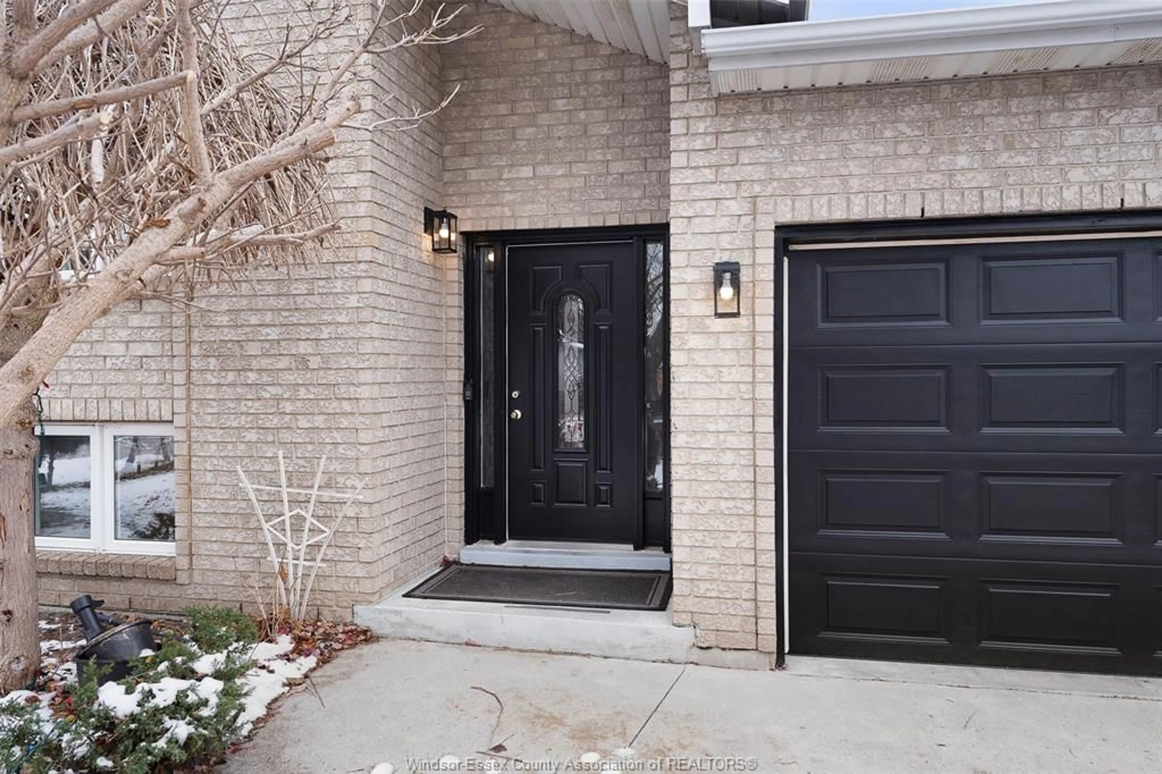 Unknown for 445 Olcott Ave, LaSalle Ontario N9J 3L1