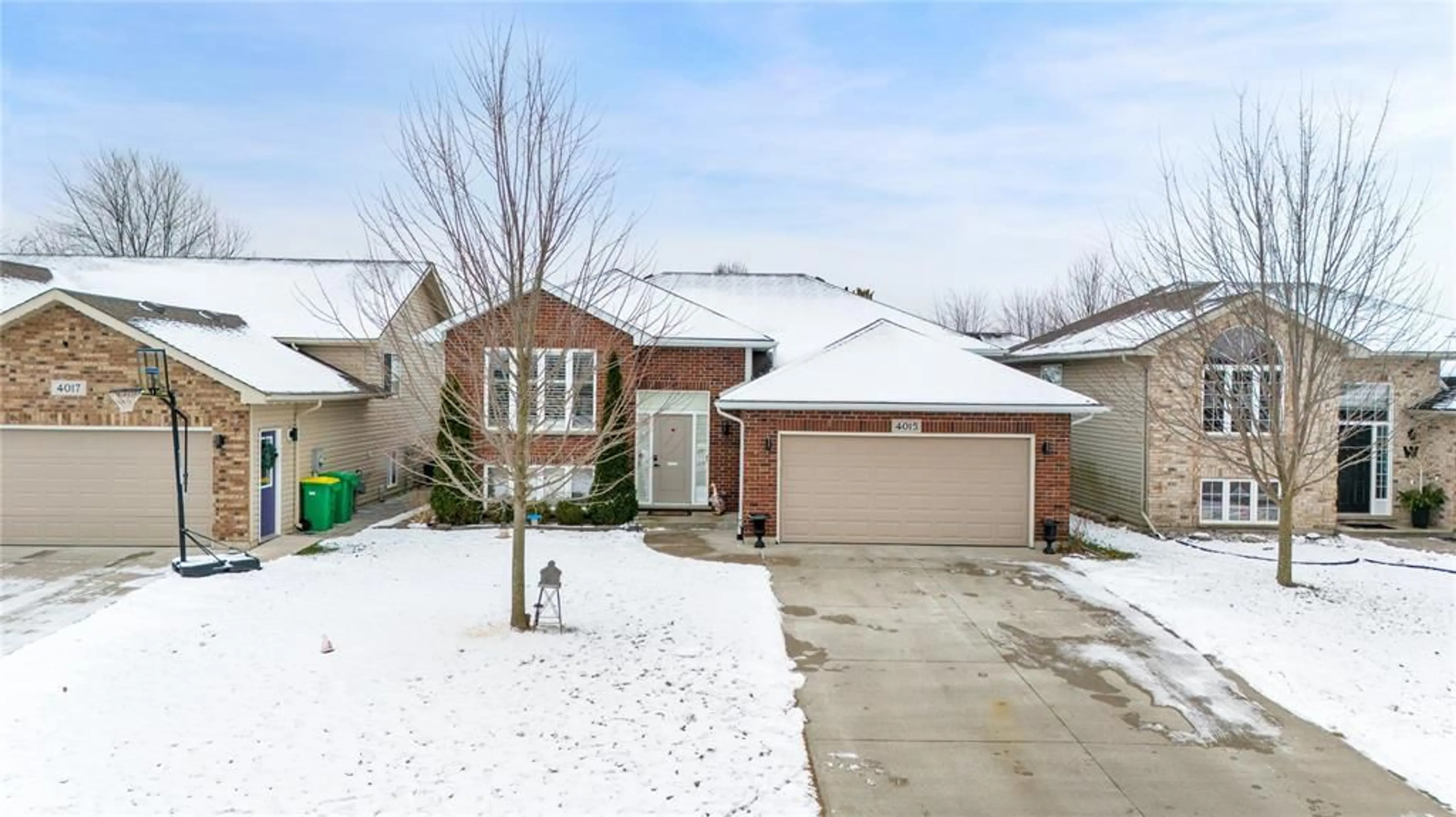 Home with brick exterior material, street for 4015 ROSEMOUNT Dr, Petrolia Ontario N0N 1R0