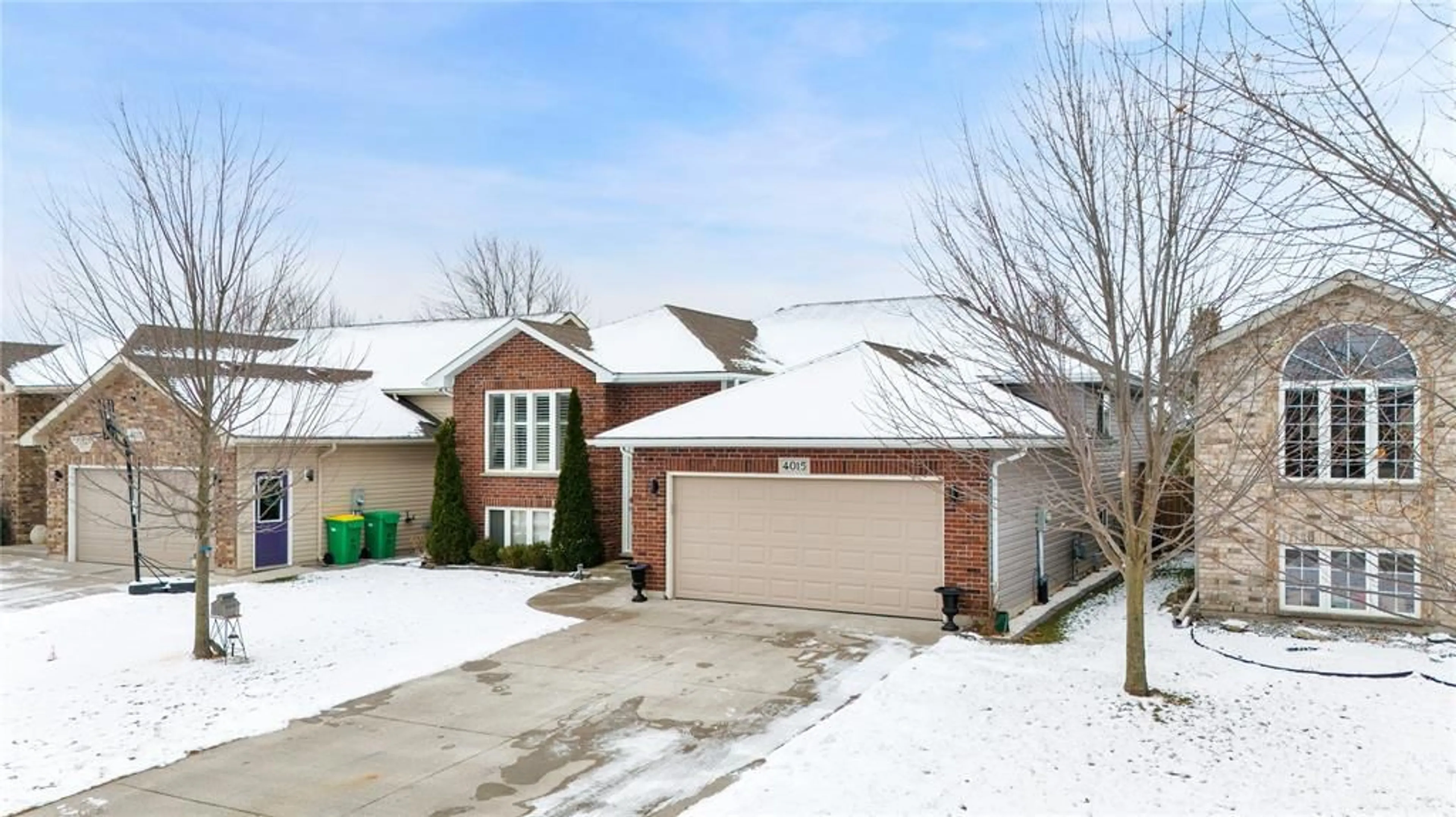 Home with brick exterior material, street for 4015 ROSEMOUNT Dr, Petrolia Ontario N0N 1R0