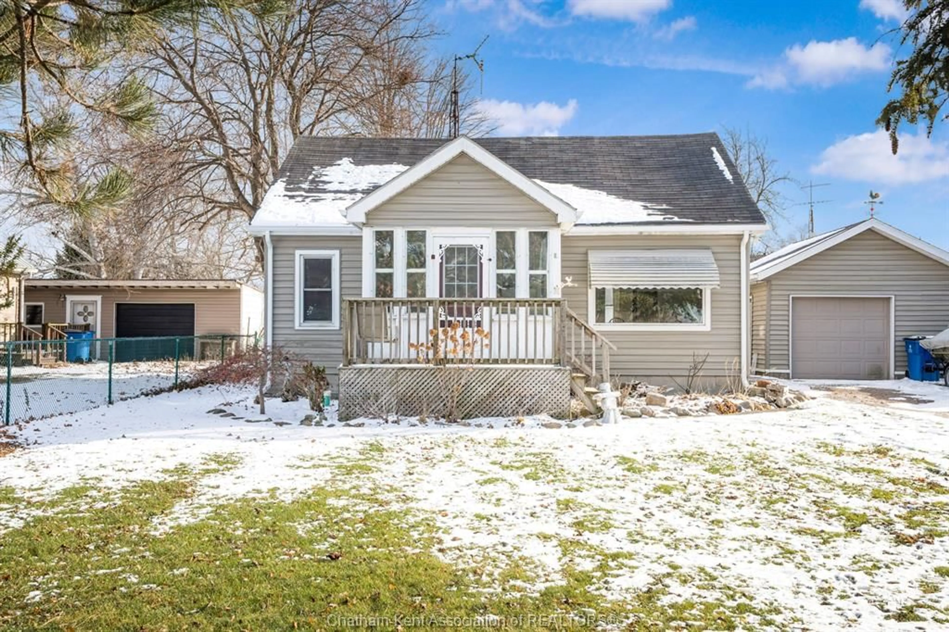 Home with vinyl exterior material, street for 8554 Middle Line, Merlin Ontario N0P 1G0