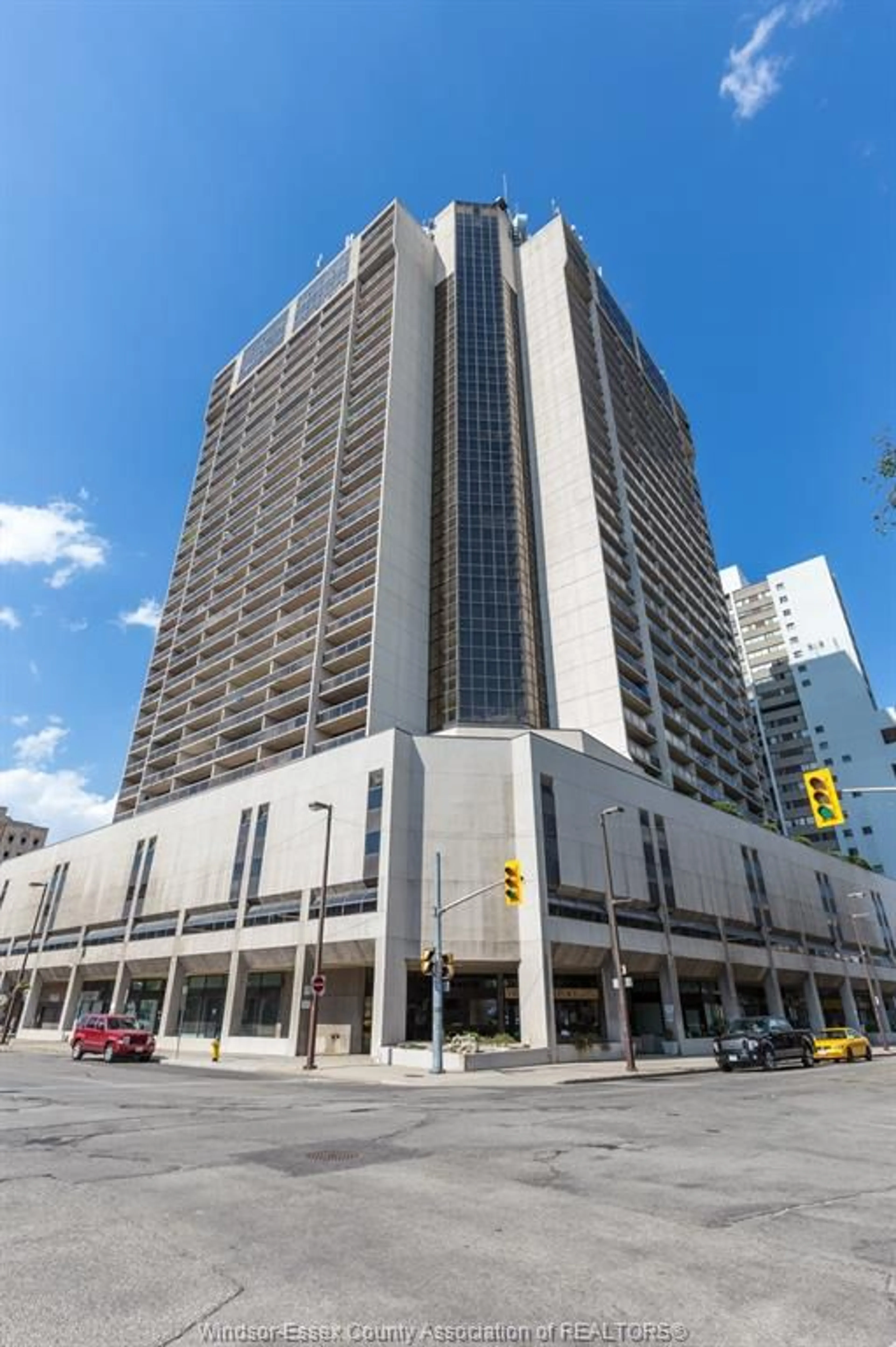 Indoor foyer for 150 PARK St #812, Windsor Ontario N9A 7A2