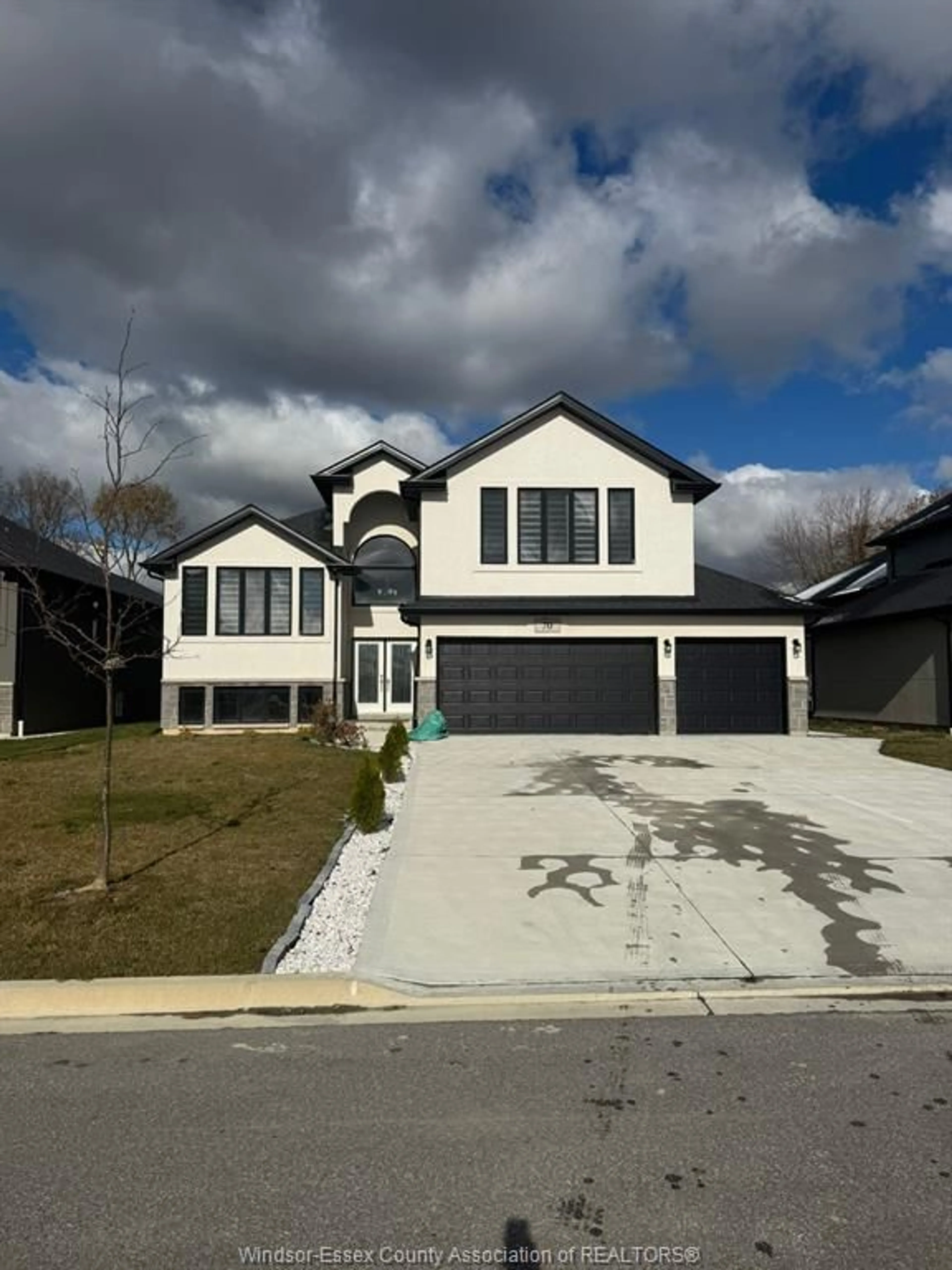 Home with vinyl exterior material, street for 70 NOBLE, Amherstburg Ontario N9V 3T4