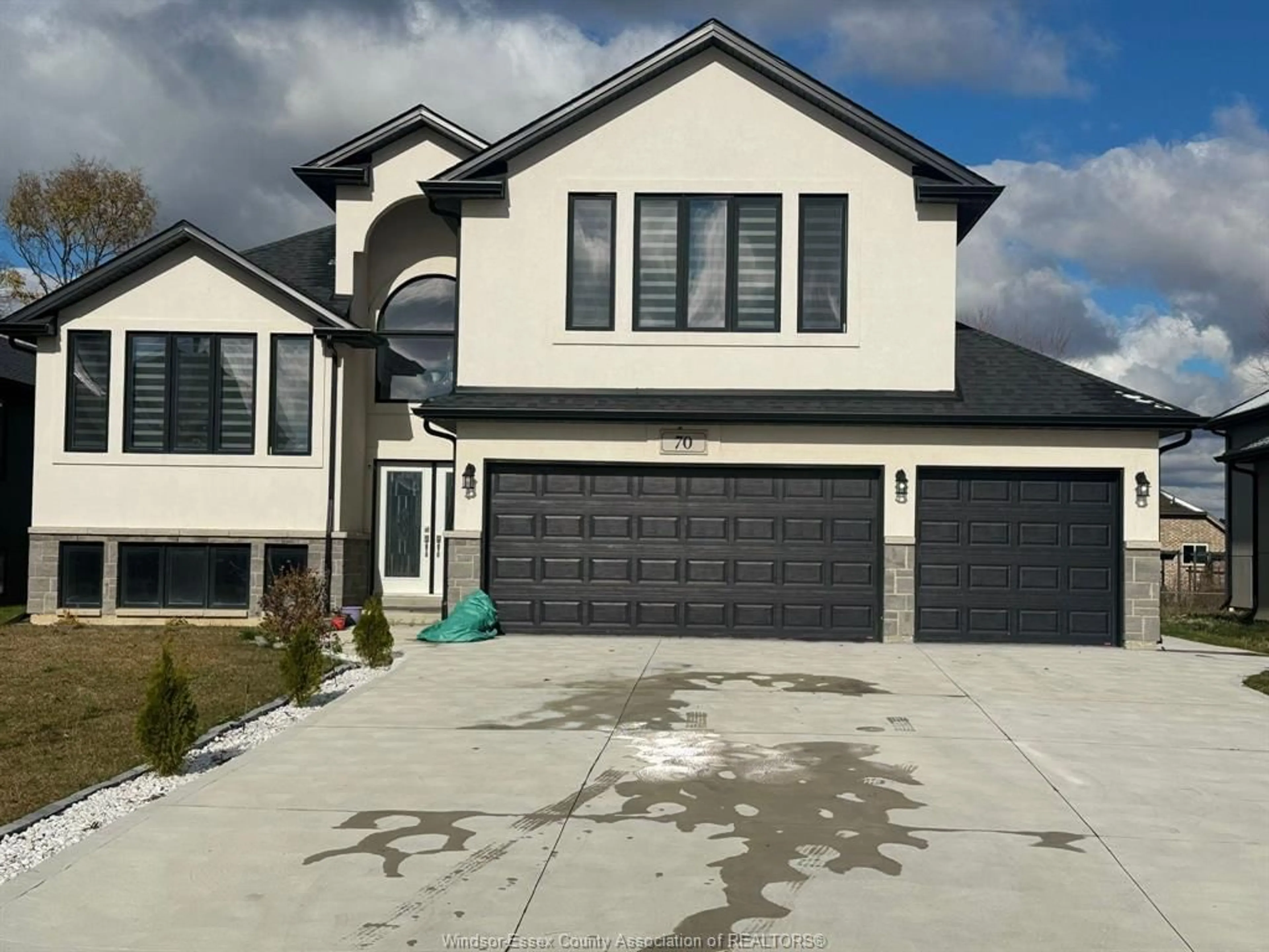 Home with vinyl exterior material, street for 70 NOBLE, Amherstburg Ontario N9V 3T4