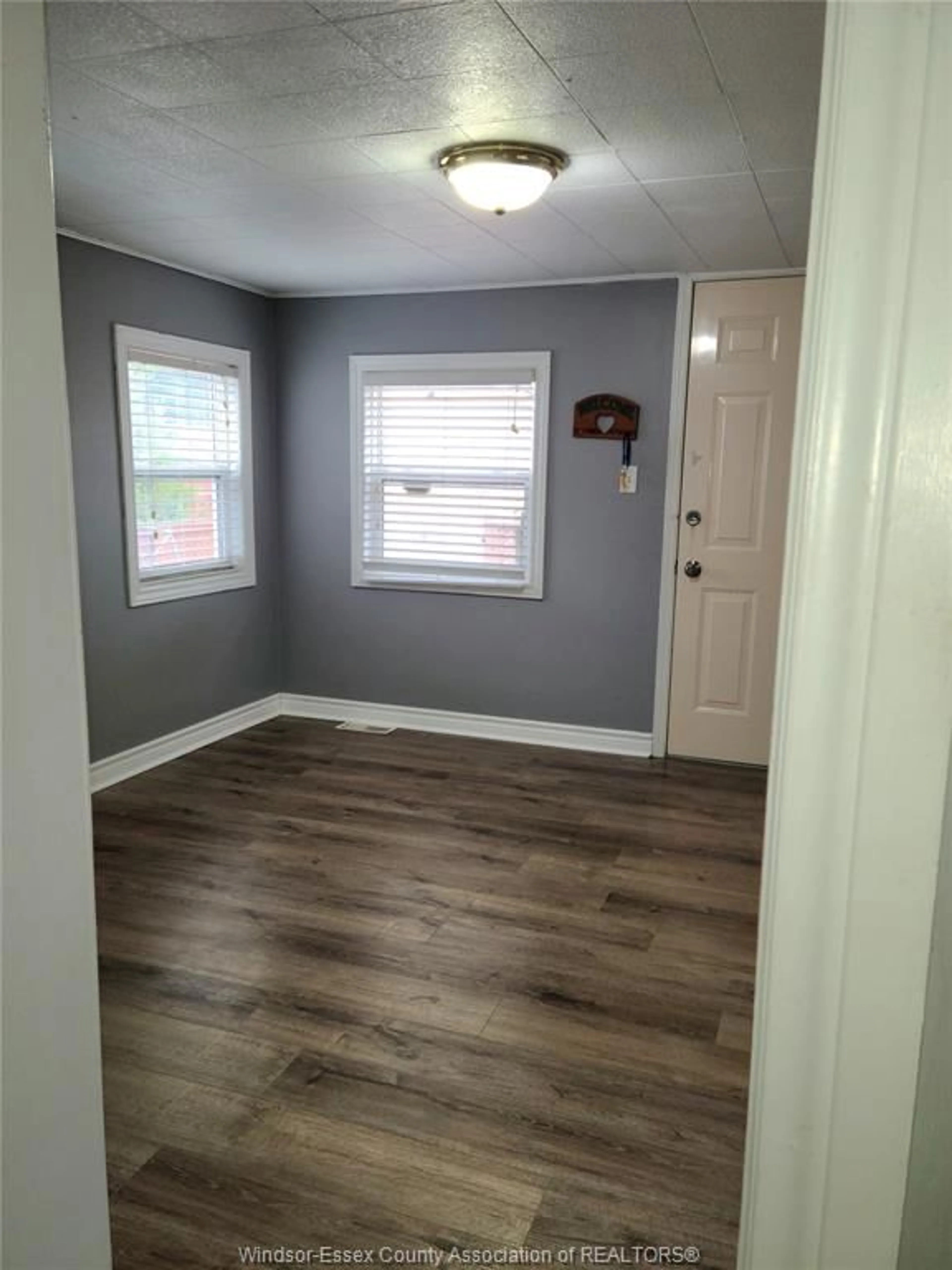 Unknown for 2442 ARTHUR RD., Windsor Ontario N8W 4V7