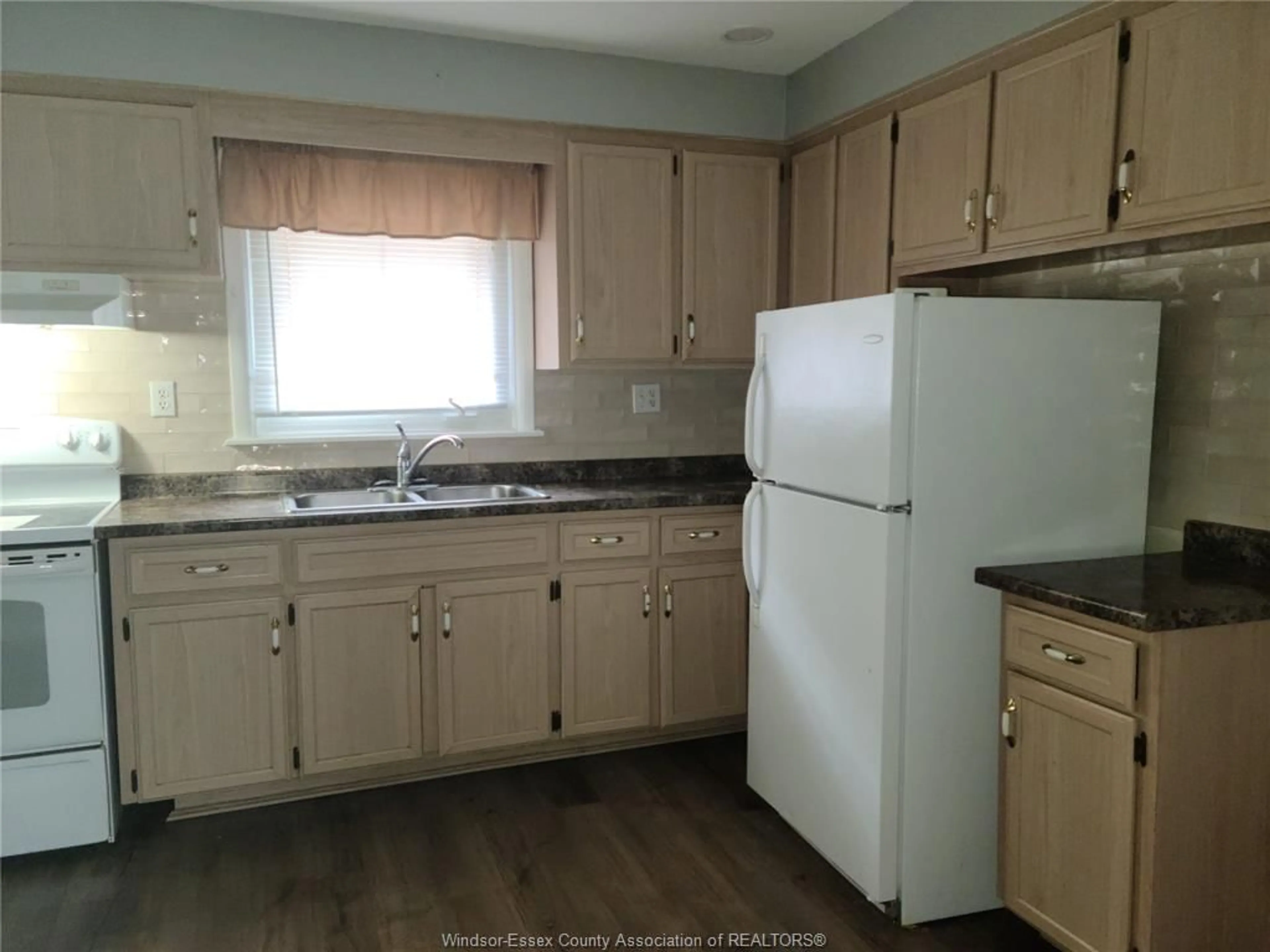 Standard kitchen, unknown for 2442 ARTHUR RD., Windsor Ontario N8W 4V7