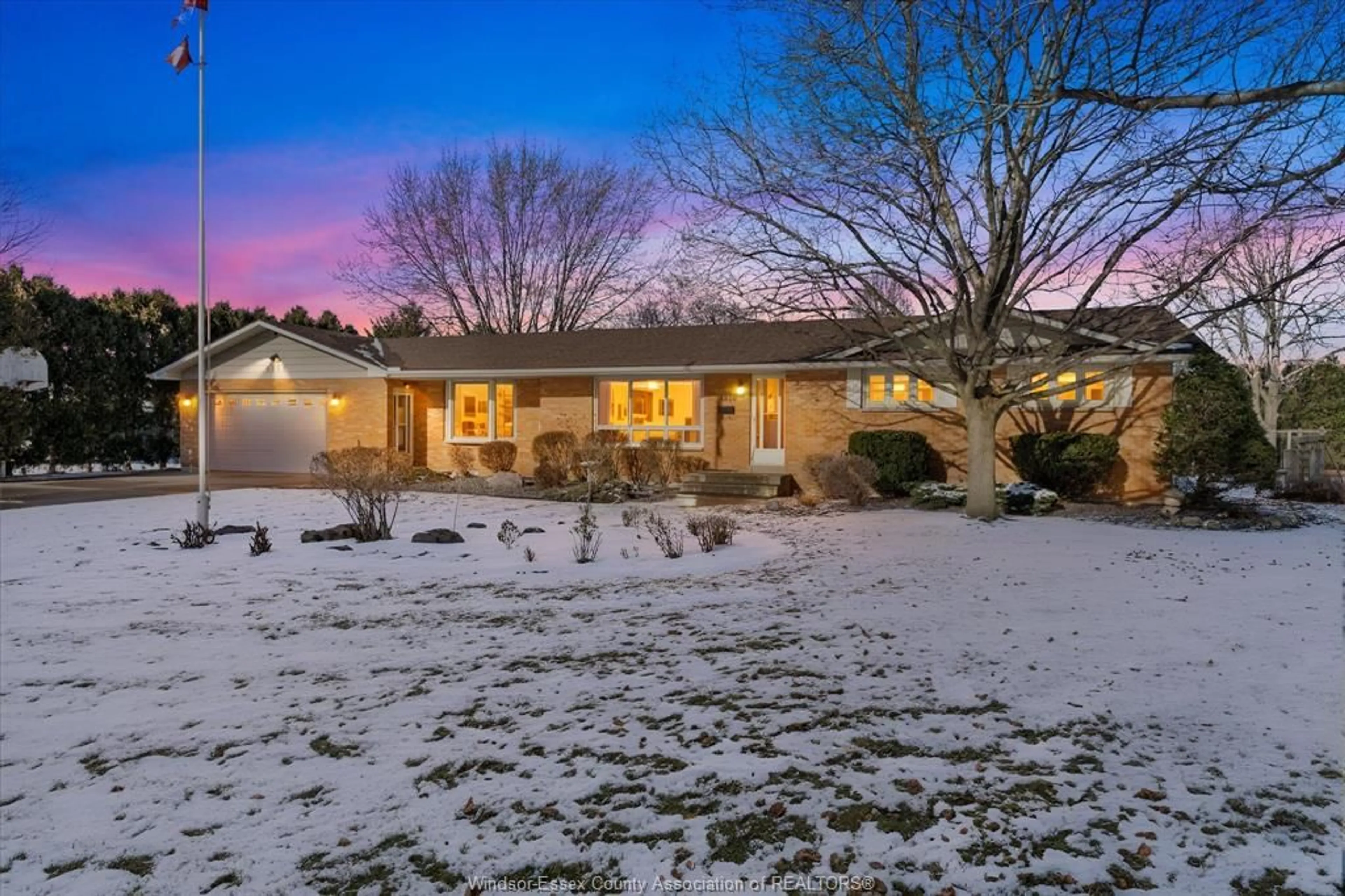 A pic from outside/outdoor area/front of a property/back of a property/a pic from drone, street for 4810 RAY Rd, Windsor Ontario N0R 1K0