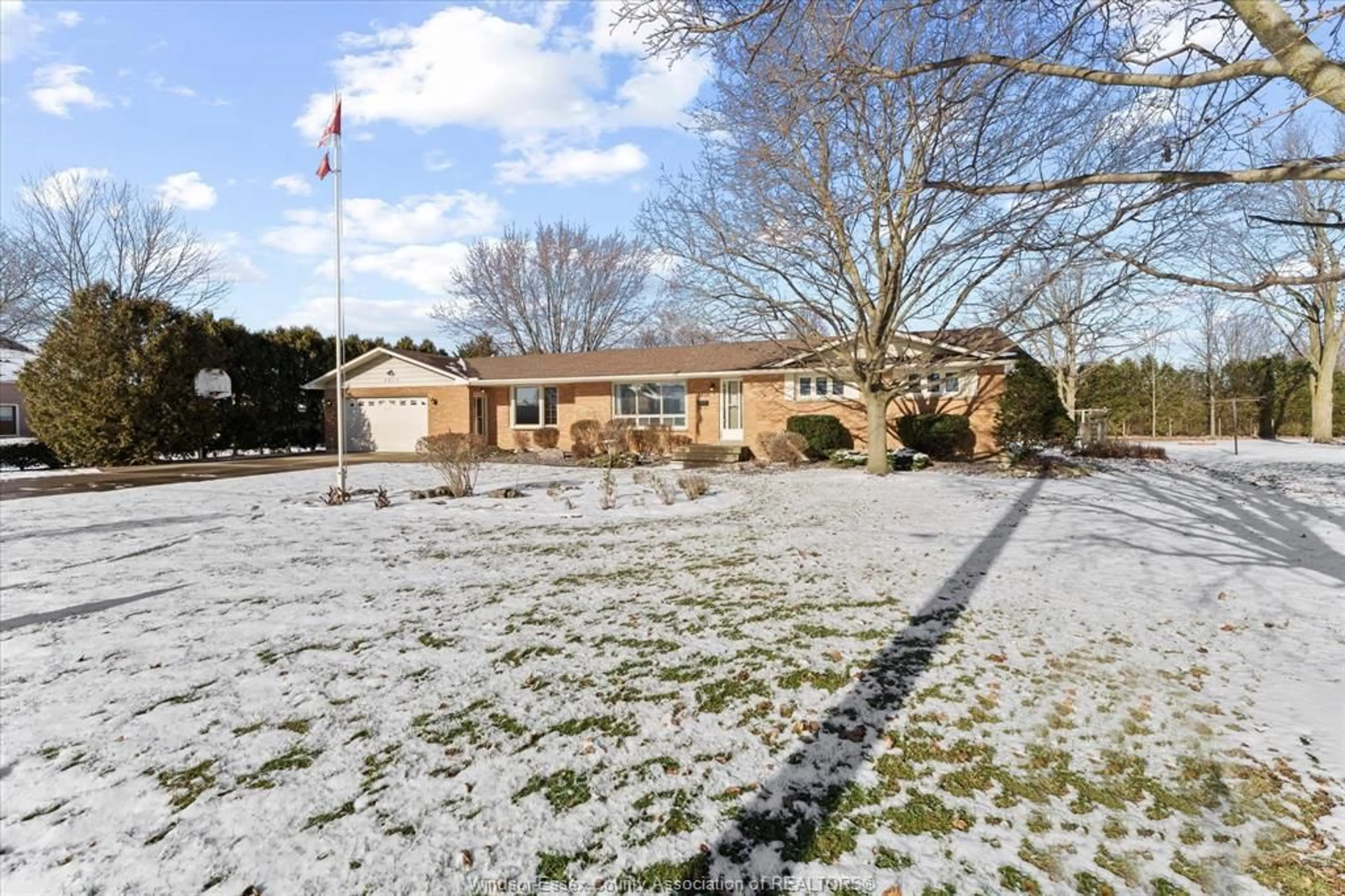 A pic from outside/outdoor area/front of a property/back of a property/a pic from drone, street for 4810 RAY Rd, Windsor Ontario N0R 1K0