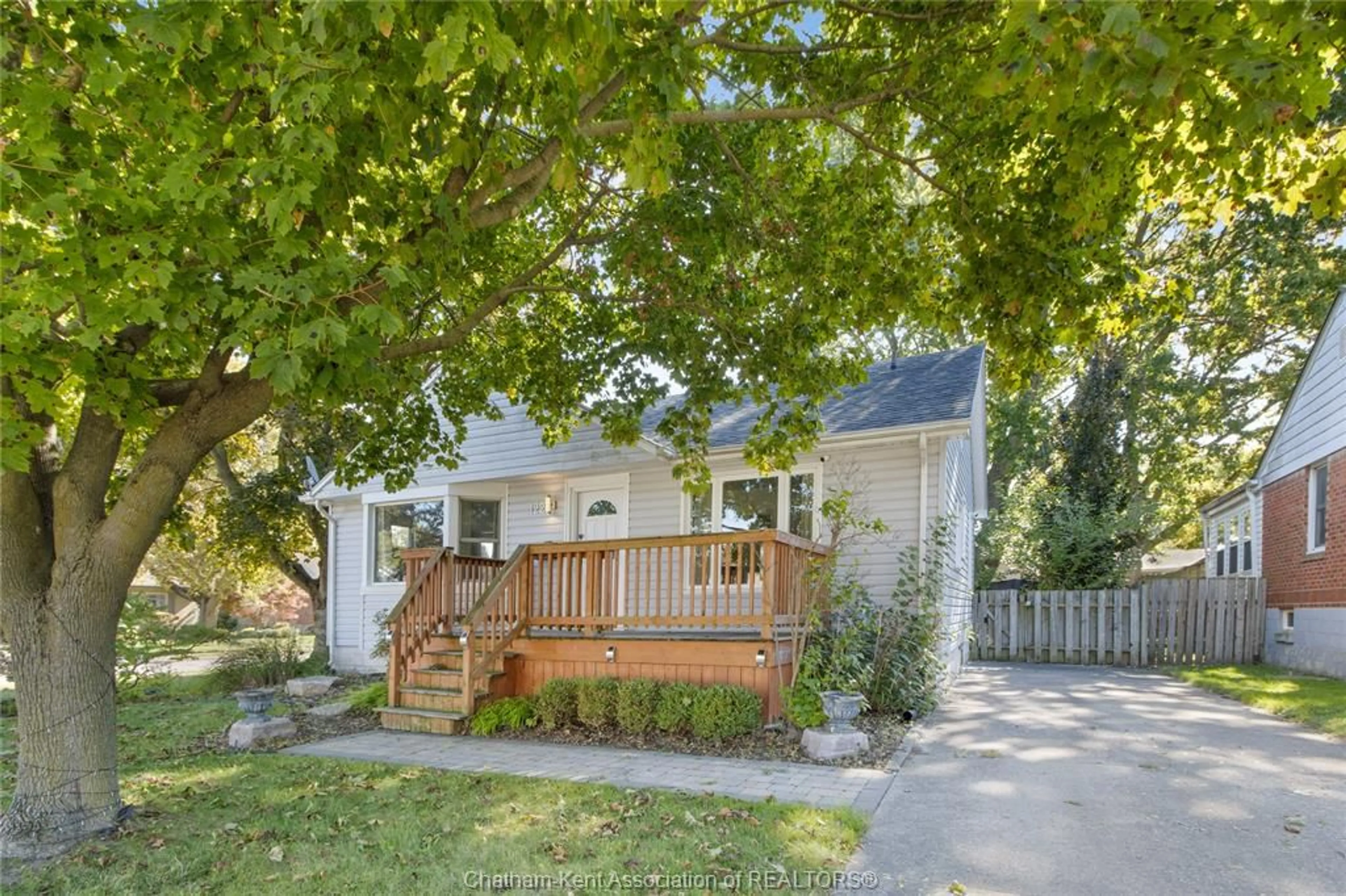 Unknown for 122 EUGENIE St, Chatham Ontario N7M 3Z1