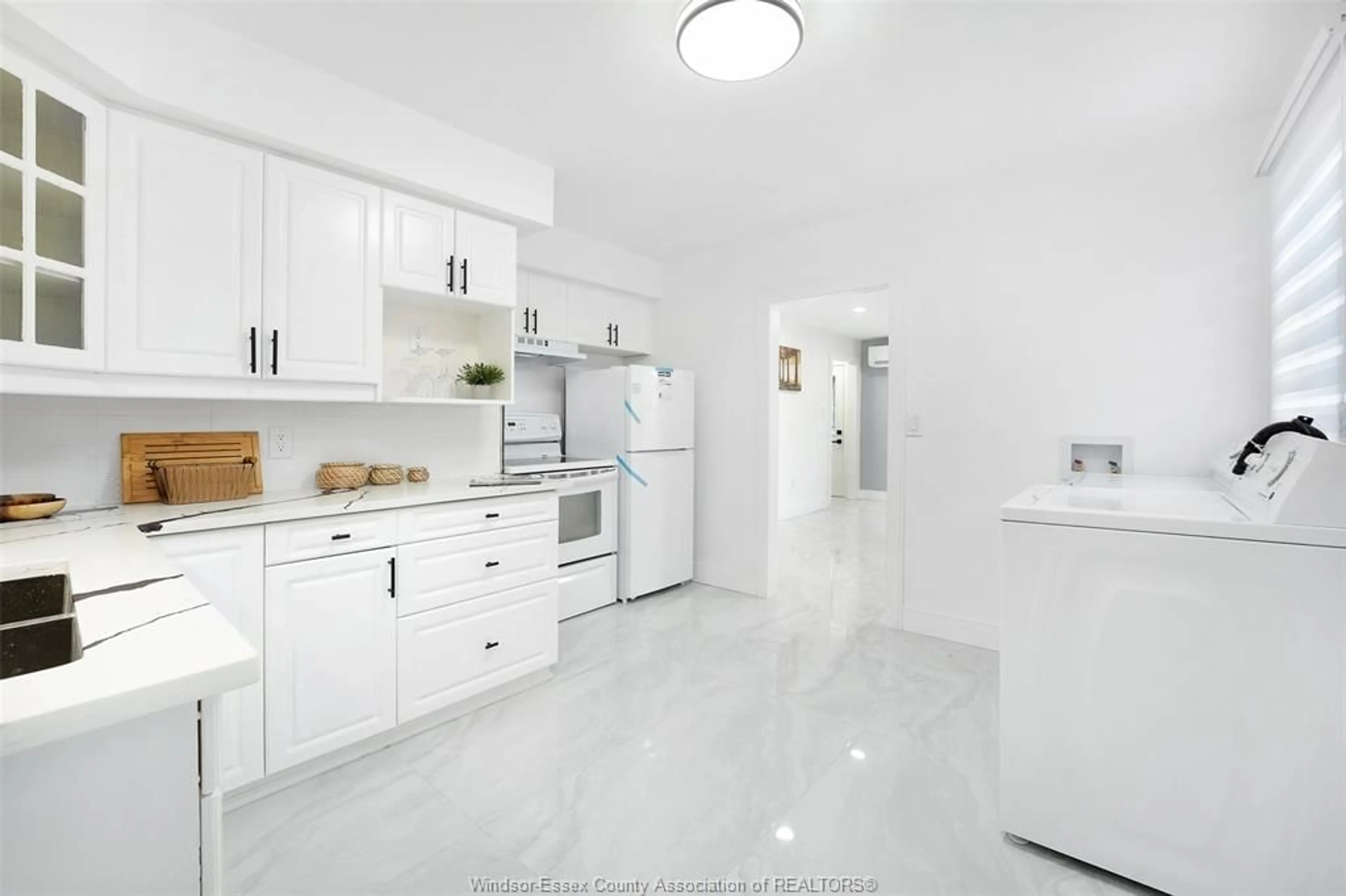 Standard kitchen, ceramic/tile floor for 2157 WELLESLEY AVE, Windsor Ontario N8W 2E8