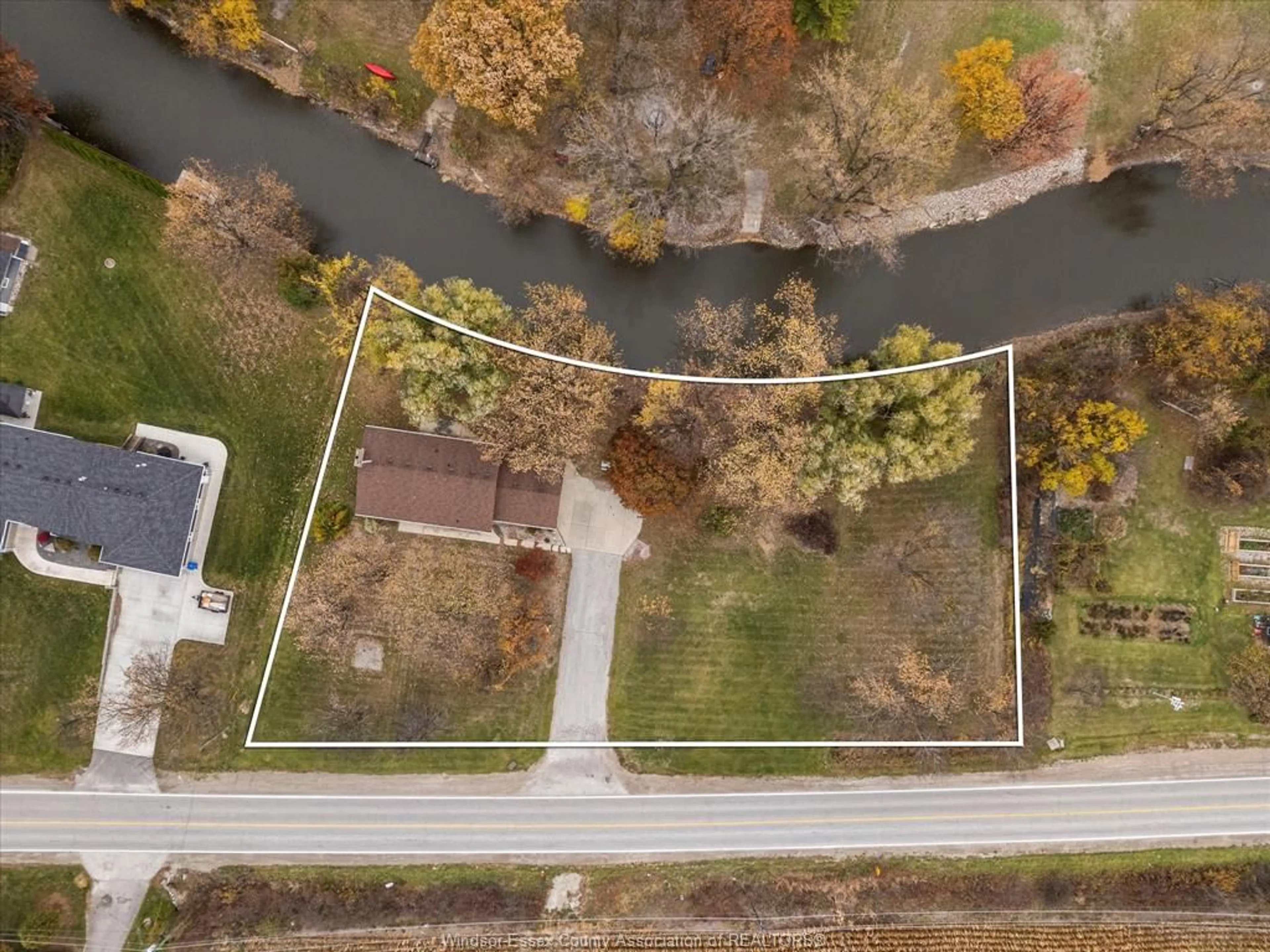 A pic from outside/outdoor area/front of a property/back of a property/a pic from drone, water/lake/river/ocean view for 224 WEST PIKE CREEK, Lakeshore Ontario N8N 2L9