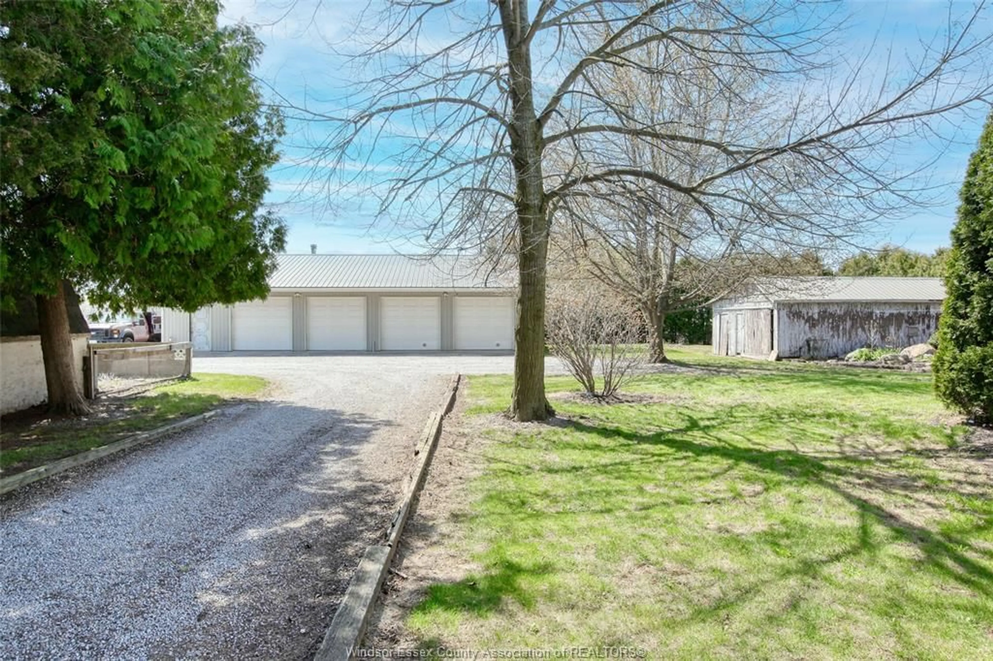 A pic from outside/outdoor area/front of a property/back of a property/a pic from drone, street for 641 ROAD 3, Kingsville Ontario N9Y 2E5