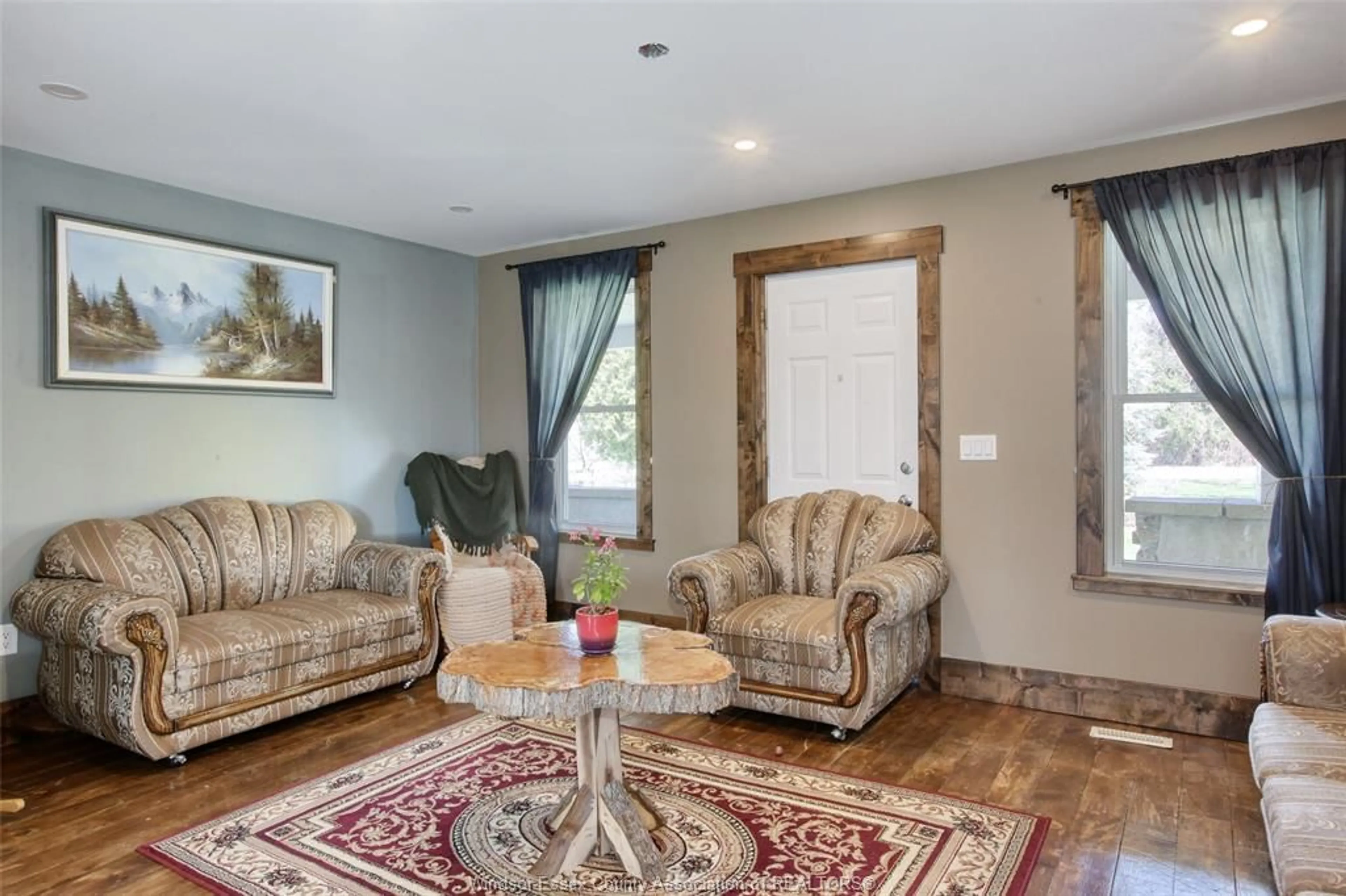 Living room with furniture, unknown for 641 ROAD 3, Kingsville Ontario N9Y 2E5