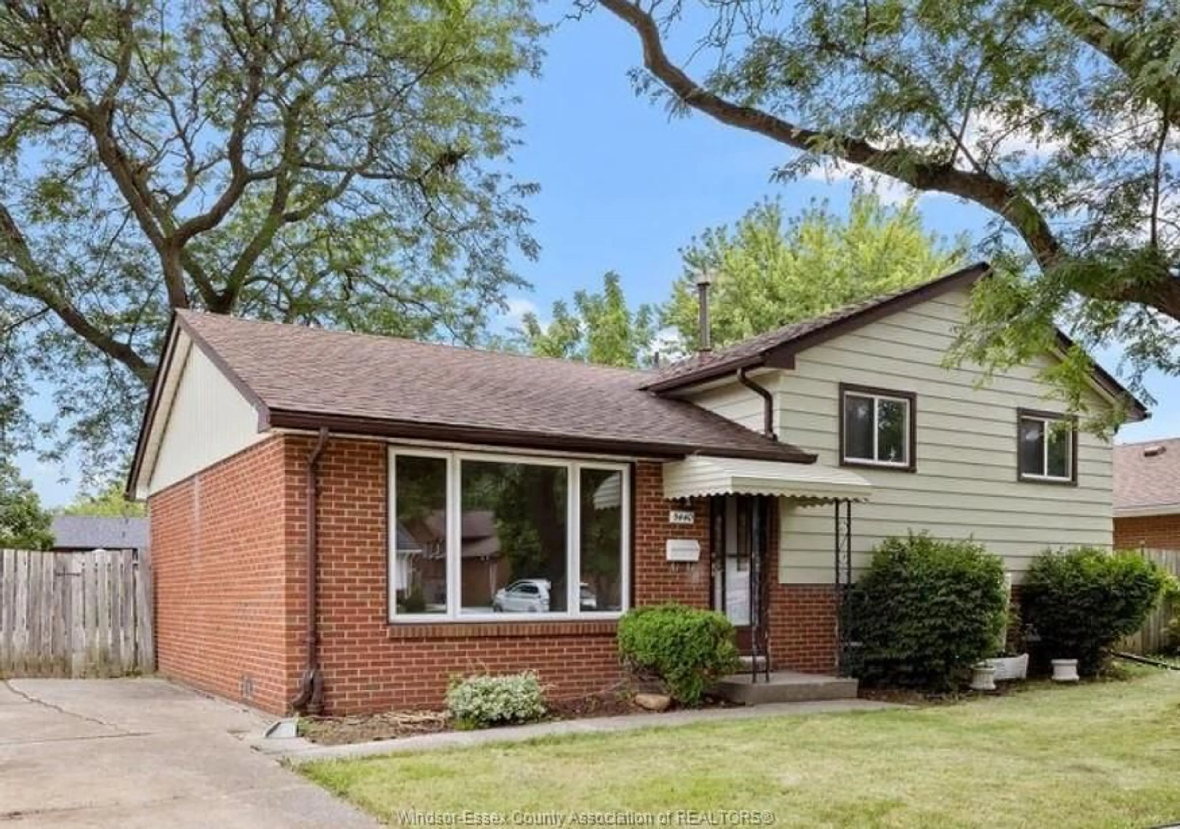 Home with brick exterior material, street for 5440 LYNDON, Windsor Ontario N8T 1N8