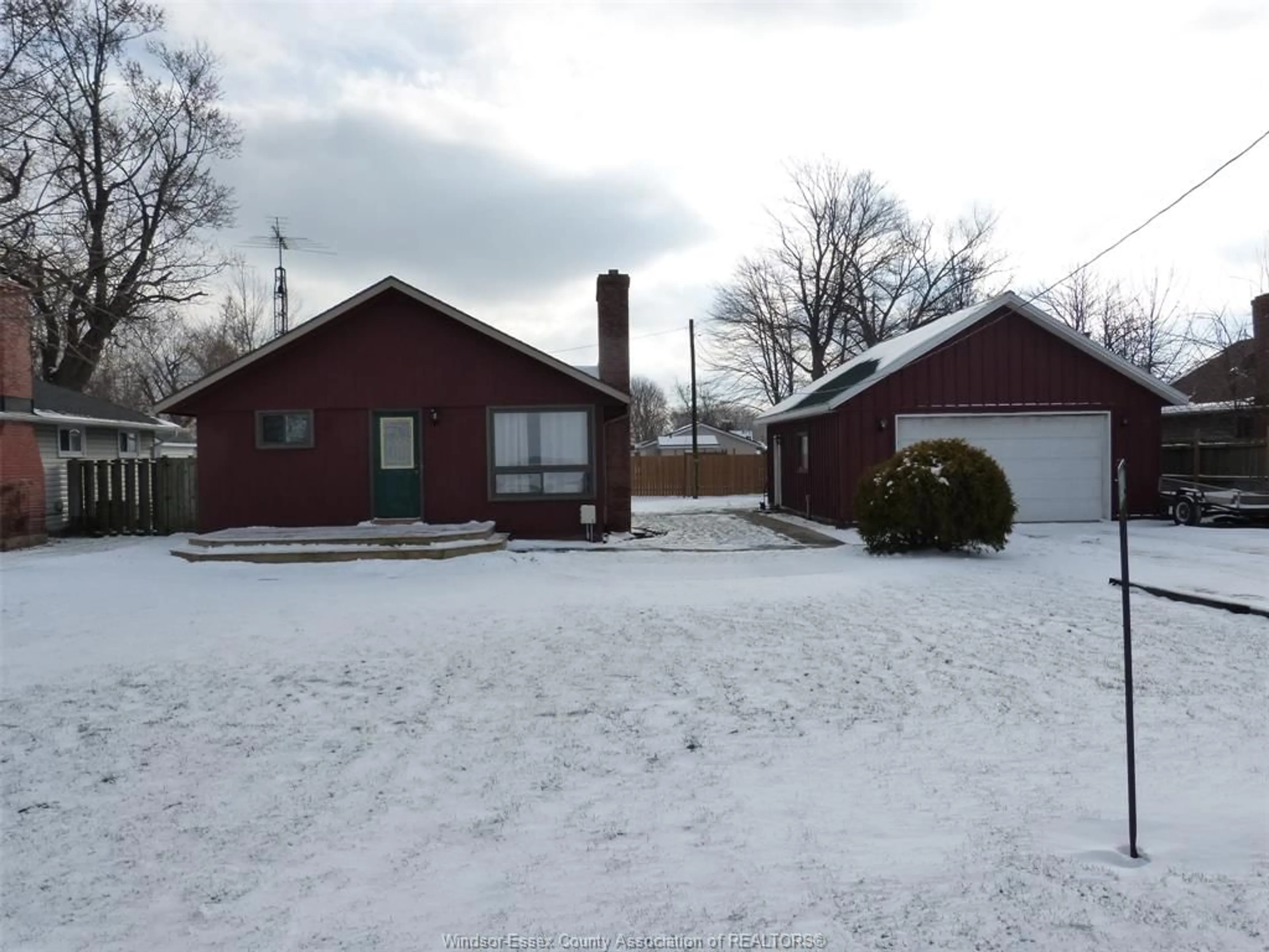 Unknown for 2410 FOX RUN, Leamington Ontario N7M 4P2