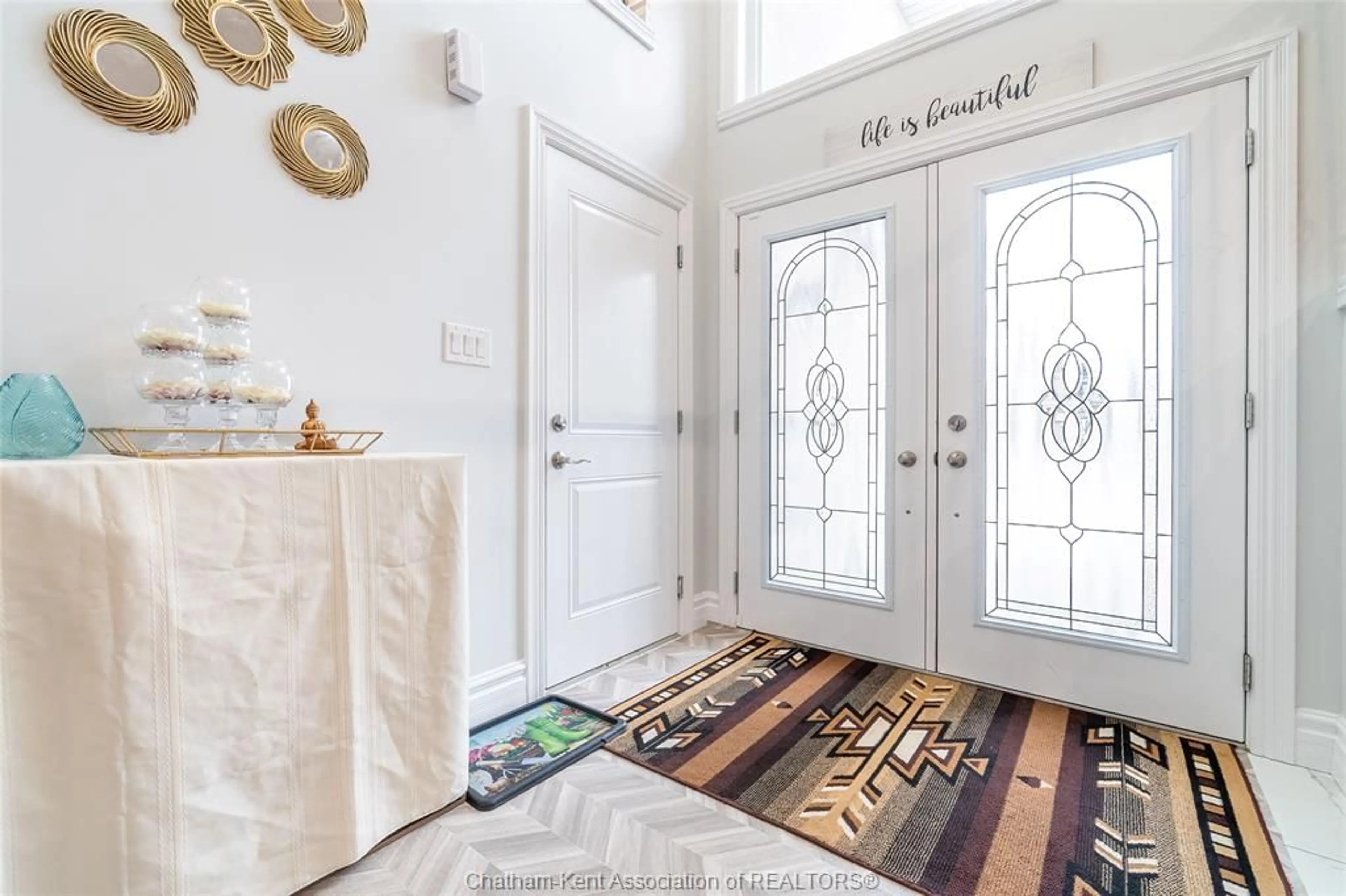 Indoor entryway for 44 Peachtree Lane, Chatham Ontario N7L 0B3