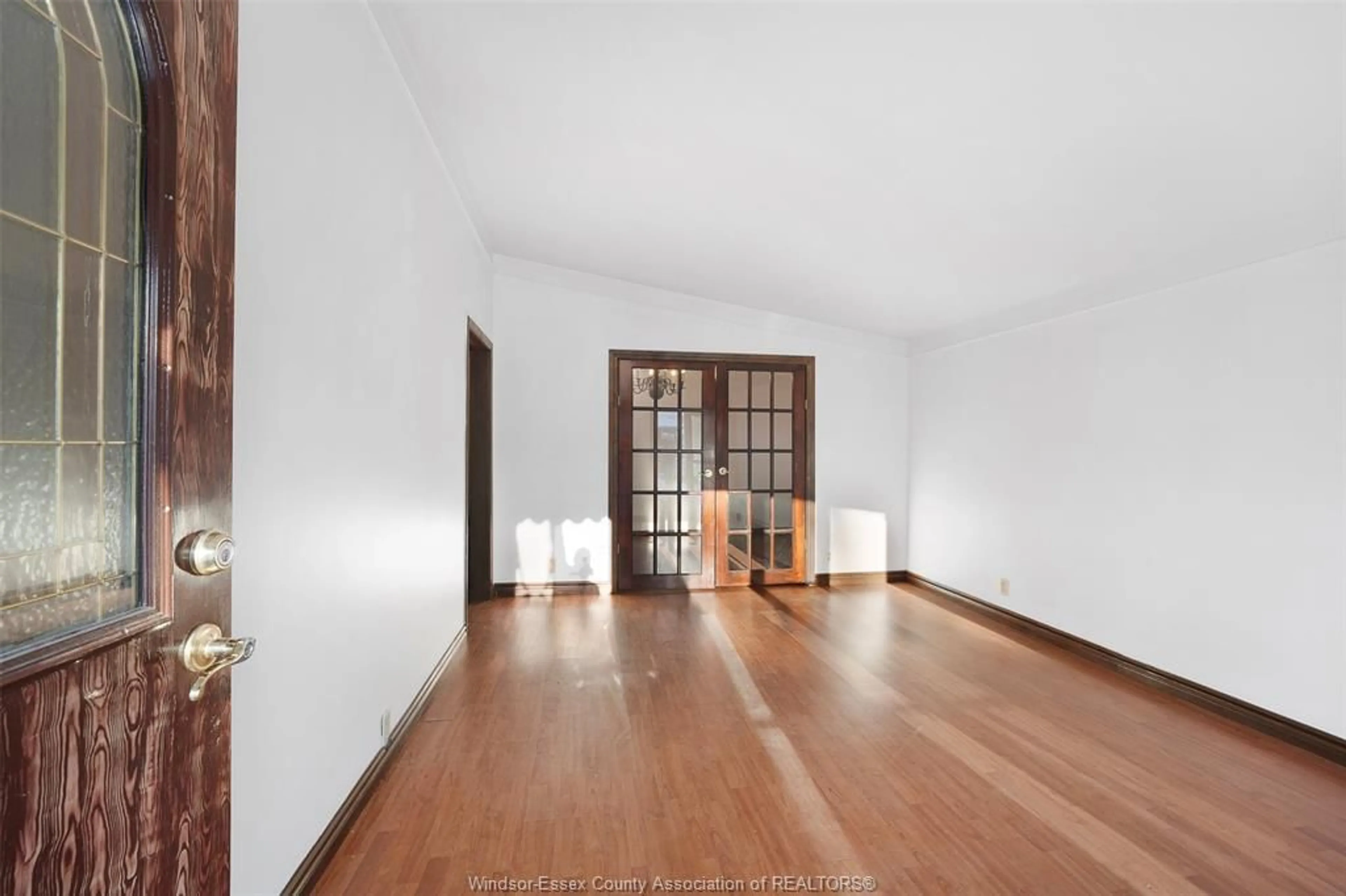 Unknown for 270 Burdick Cres, Tecumseh Ontario N8N 2E8