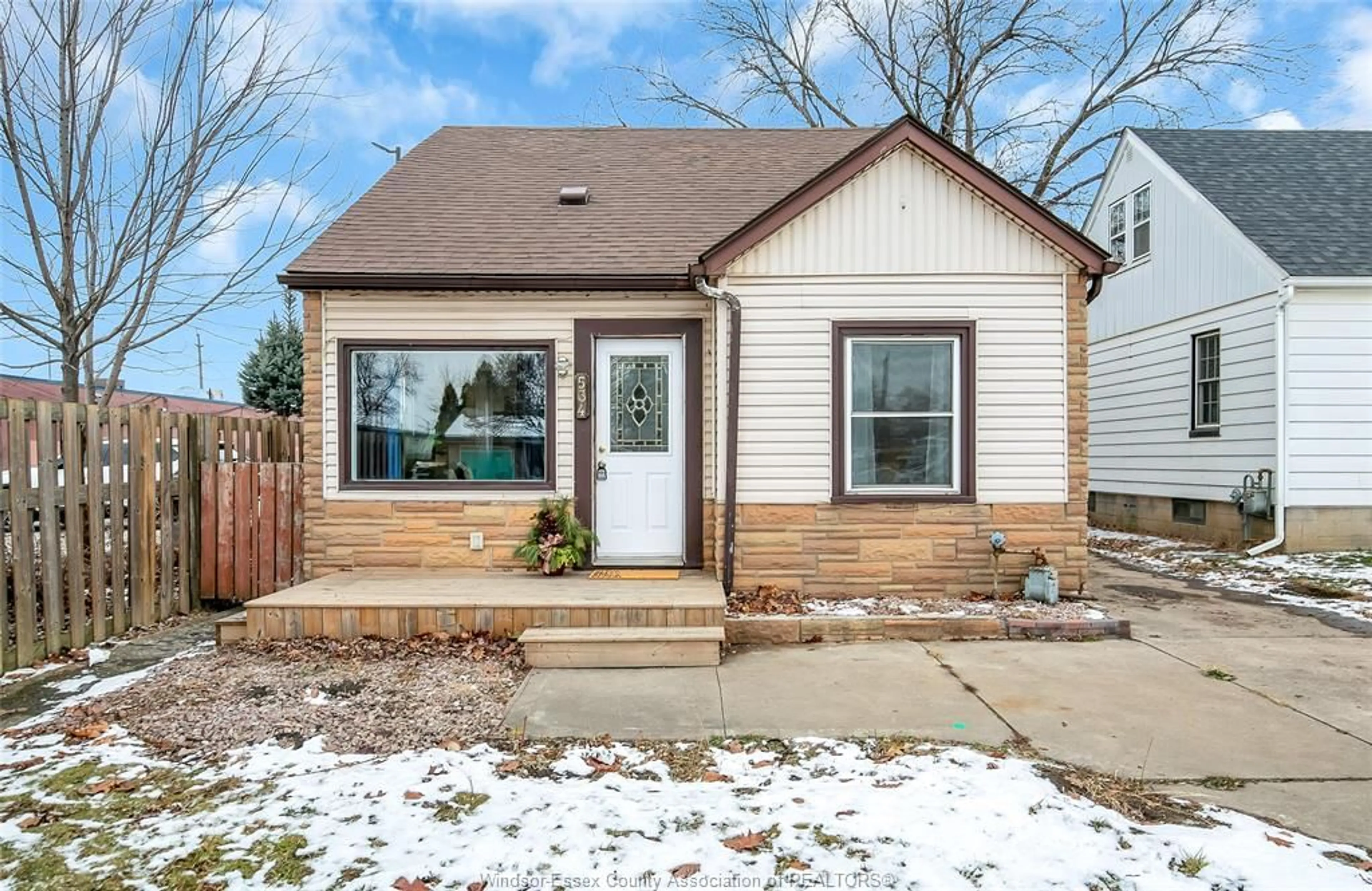 Home with brick exterior material, street for 534 VANIER, Windsor Ontario N8X 3E1