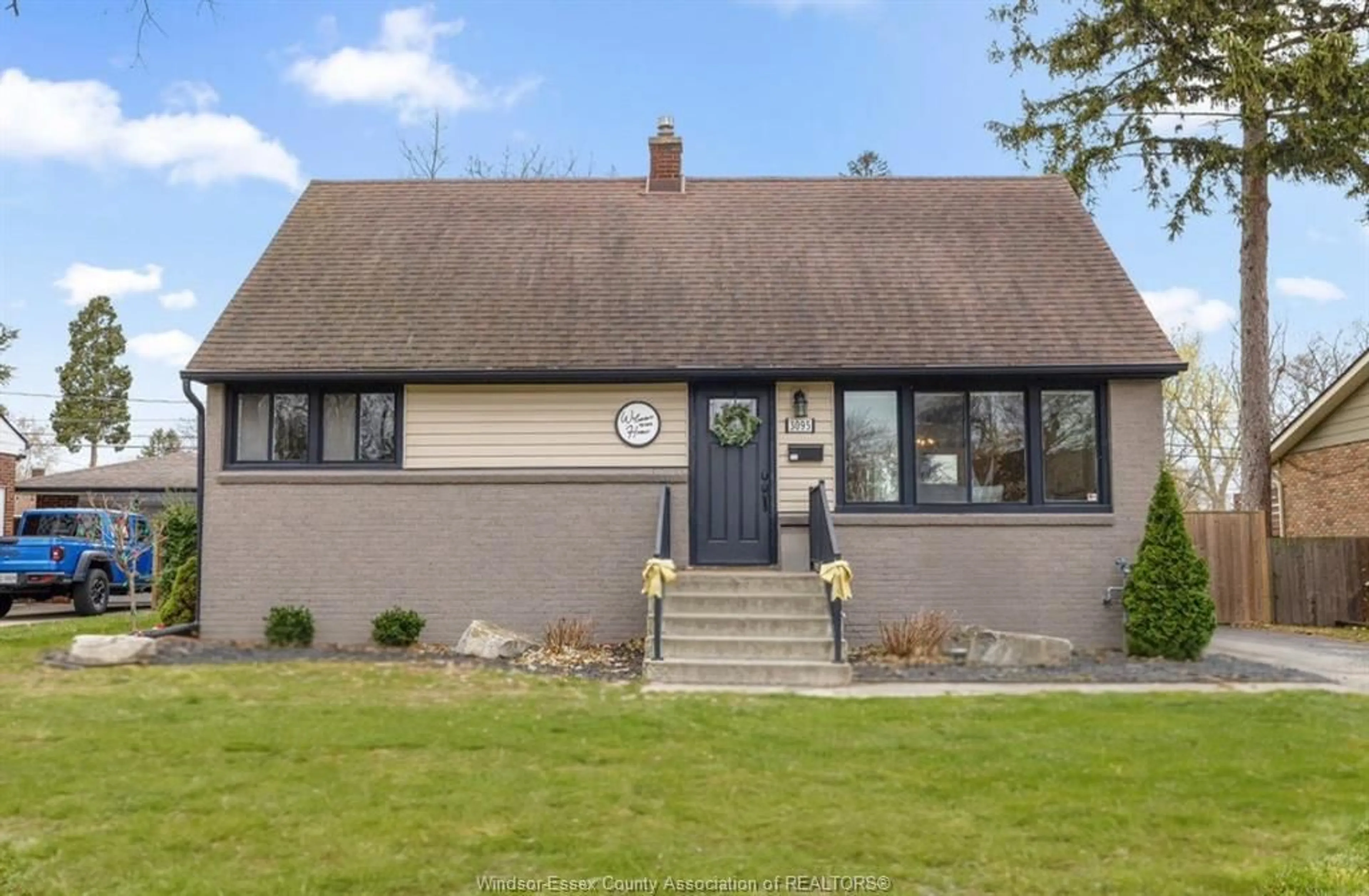 Home with vinyl exterior material, street for 3095 ACADEMY Dr, Windsor Ontario N9E 2H5