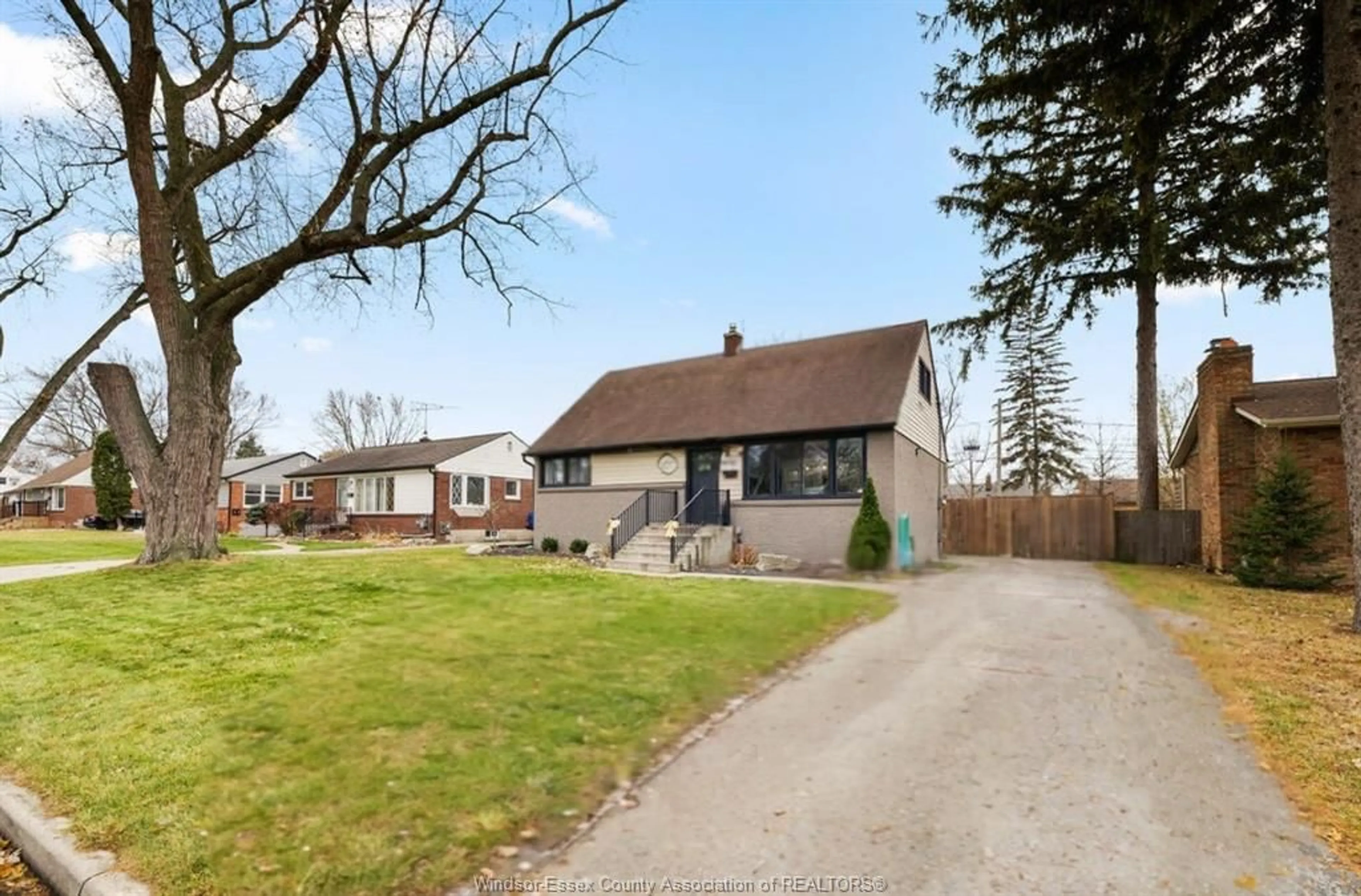 A pic from outside/outdoor area/front of a property/back of a property/a pic from drone, street for 3095 ACADEMY Dr, Windsor Ontario N9E 2H5