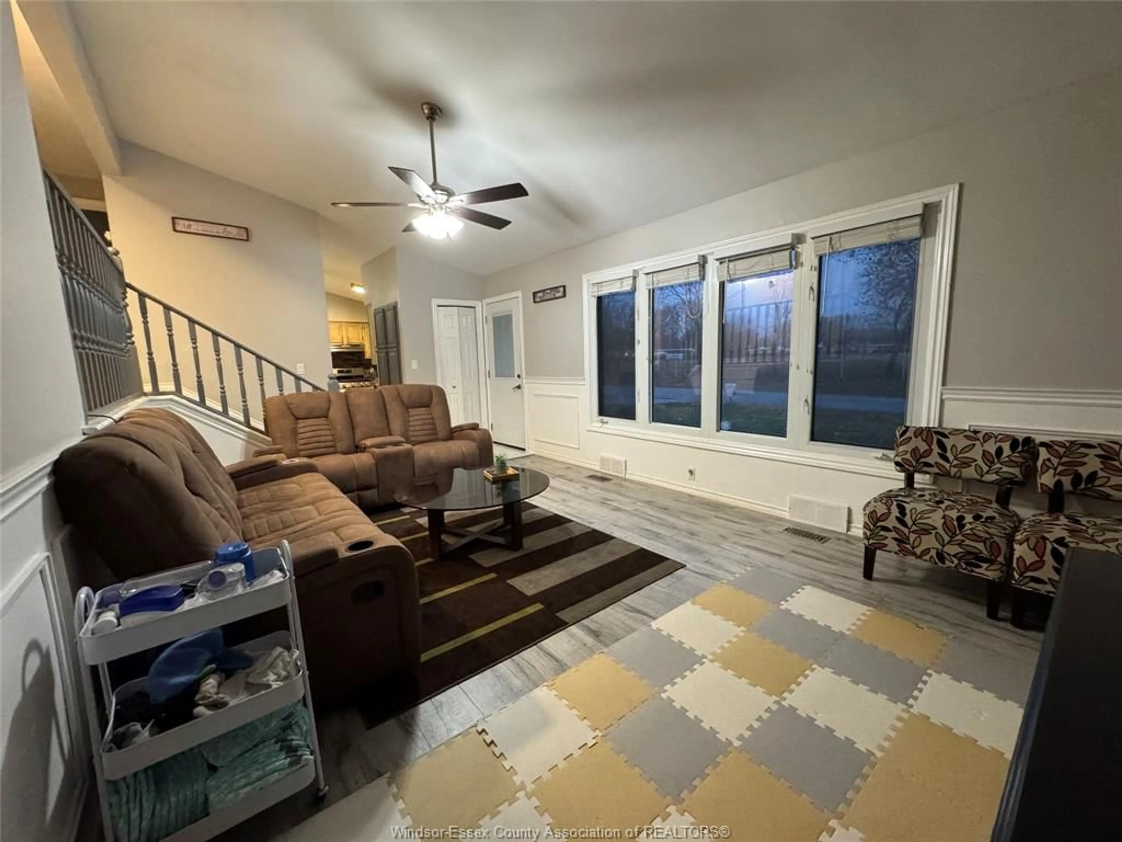 Living room with furniture, ceramic/tile floor for 3175 VIRGINIA PARK Ave, Windsor Ontario N9E 2C1