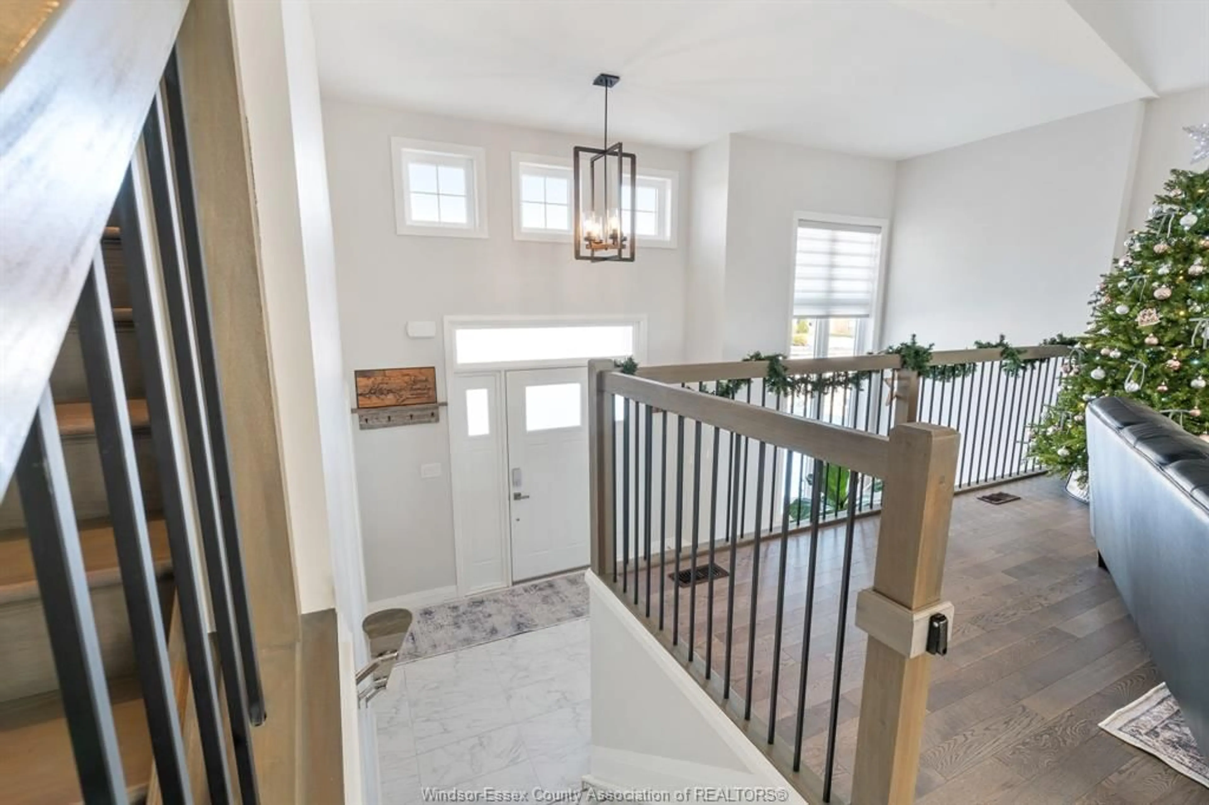 Indoor entryway for 201 Mullen Cres, Amherstburg Ontario N9V 0C2