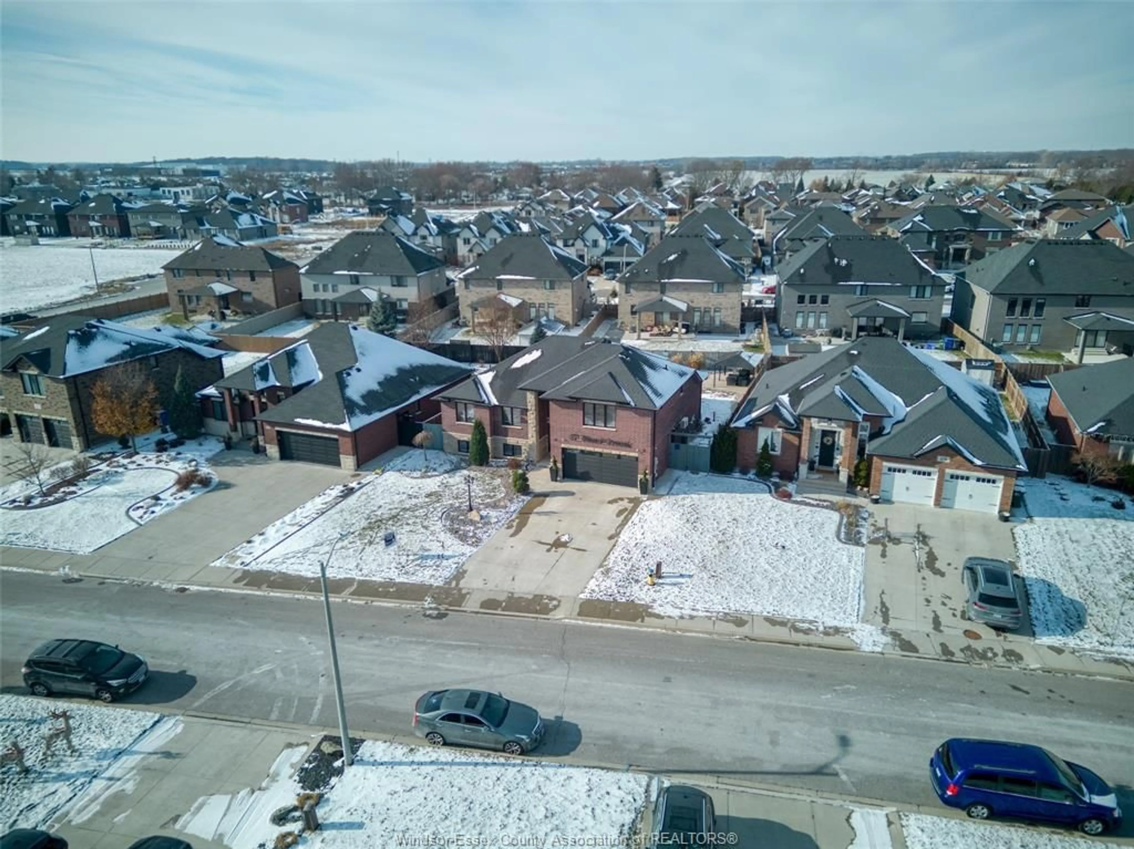A pic from outside/outdoor area/front of a property/back of a property/a pic from drone, street for 177 MAXWELL Cres, Lakeshore Ontario N8L 0T1