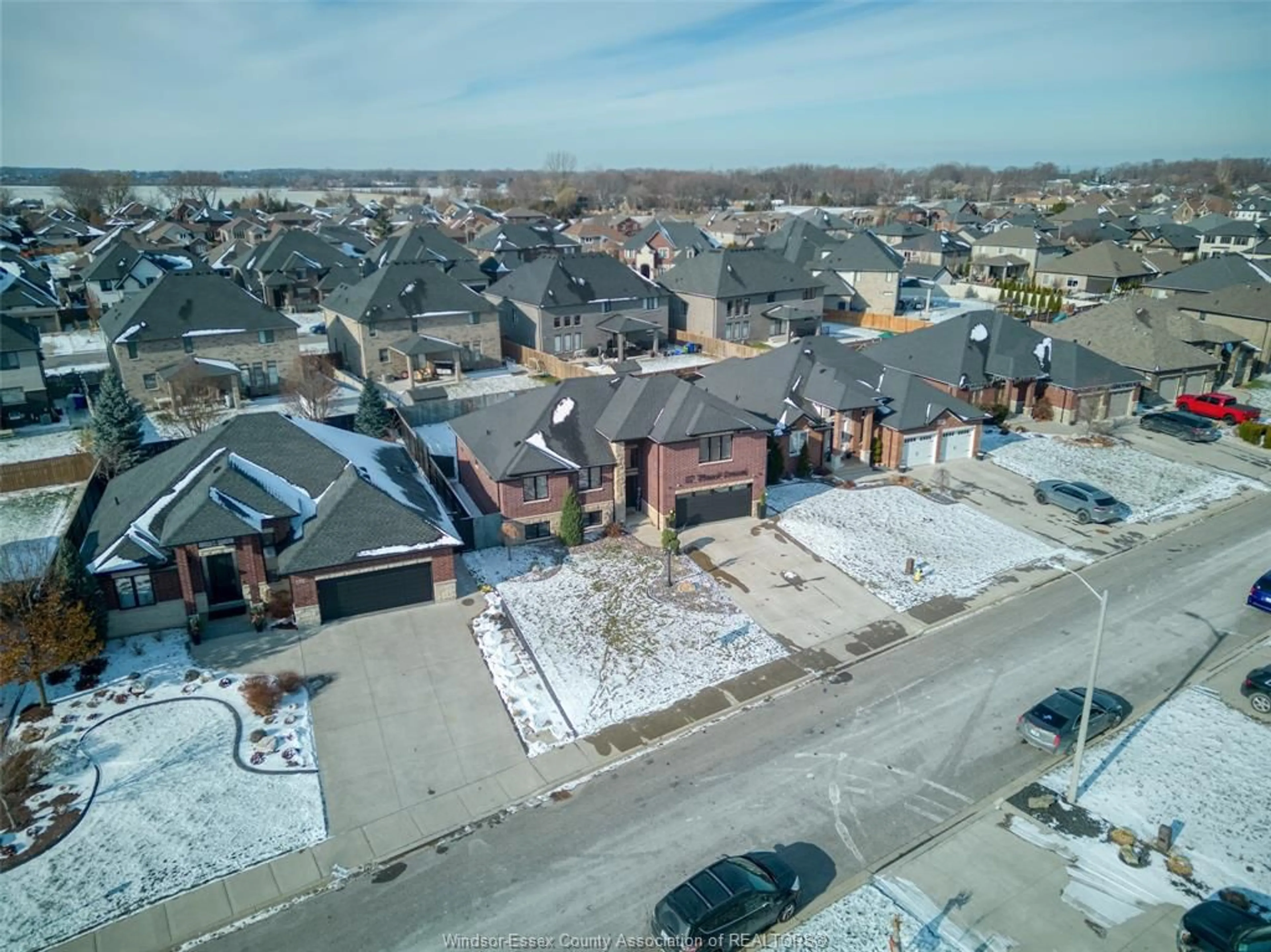A pic from outside/outdoor area/front of a property/back of a property/a pic from drone, street for 177 MAXWELL Cres, Lakeshore Ontario N8L 0T1